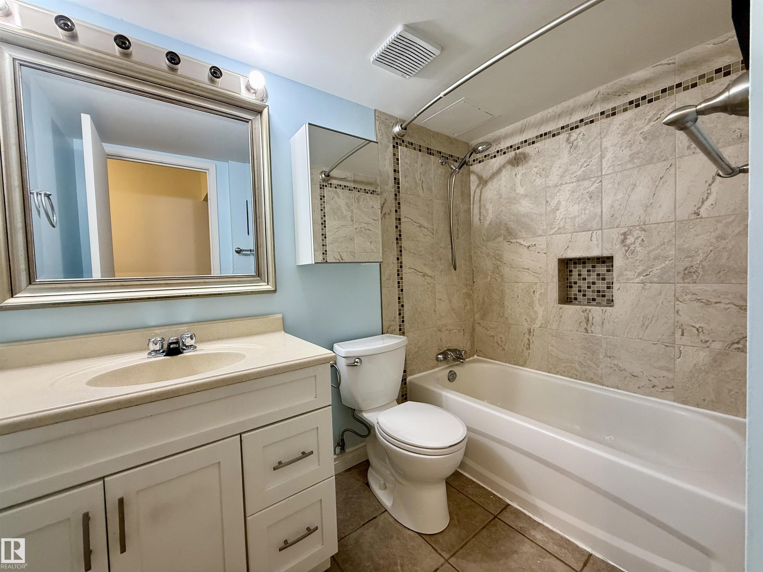 Photo 19 at #409 10145 109 Street NW, Downtown, Edmonton