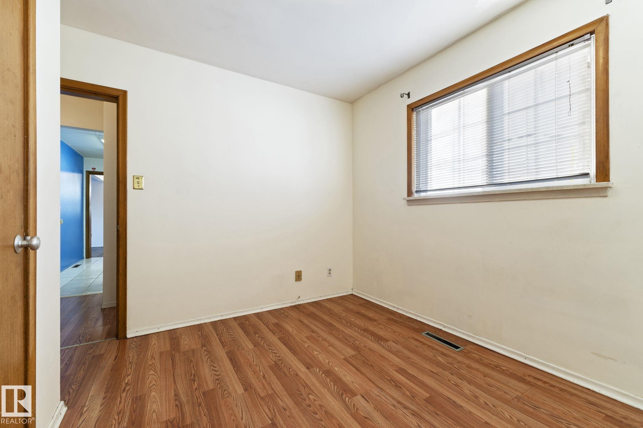 Photo 15 at 12023 137 Avenue NW, Kensington, Edmonton