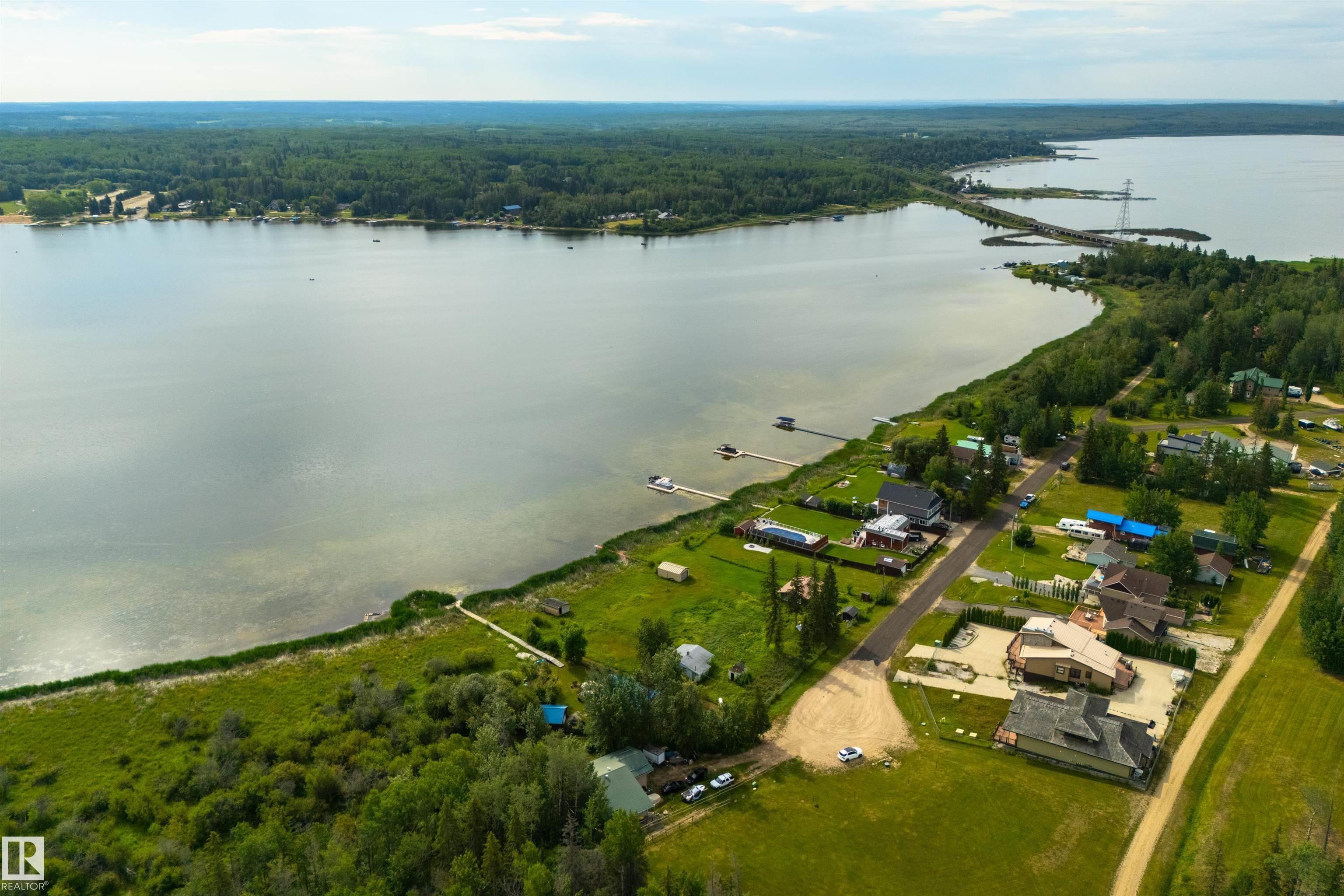 Photo 39 at 113 Bayview Drive, Lakeview, Rural Parkland County