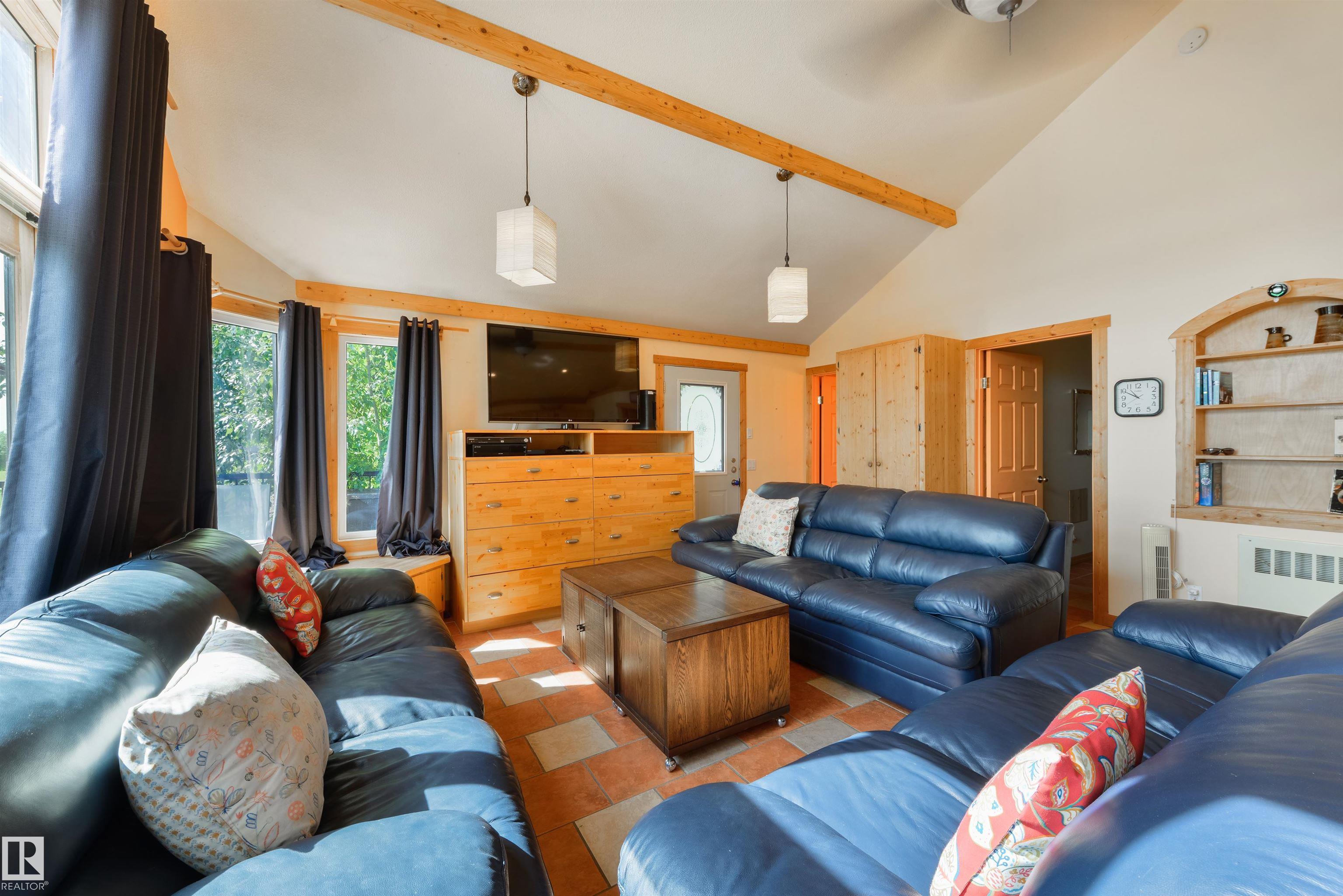 Photo 9 at 113 Bayview Drive, Lakeview, Rural Parkland County