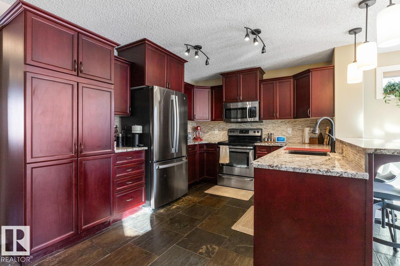 Photo 6 at 703 82 Street SW, Ellerslie, Edmonton