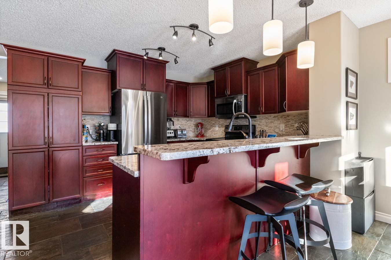 Photo 7 at 703 82 Street SW, Ellerslie, Edmonton