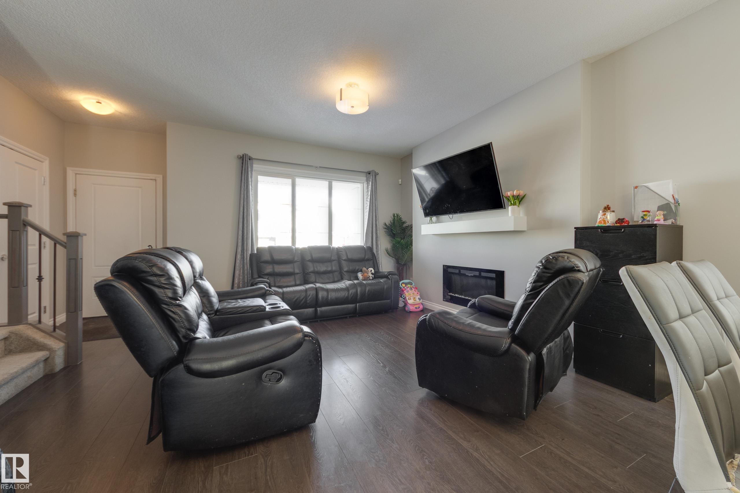 Photo 7 at 6687 Cardinal Road SW, Chappelle Area, Edmonton