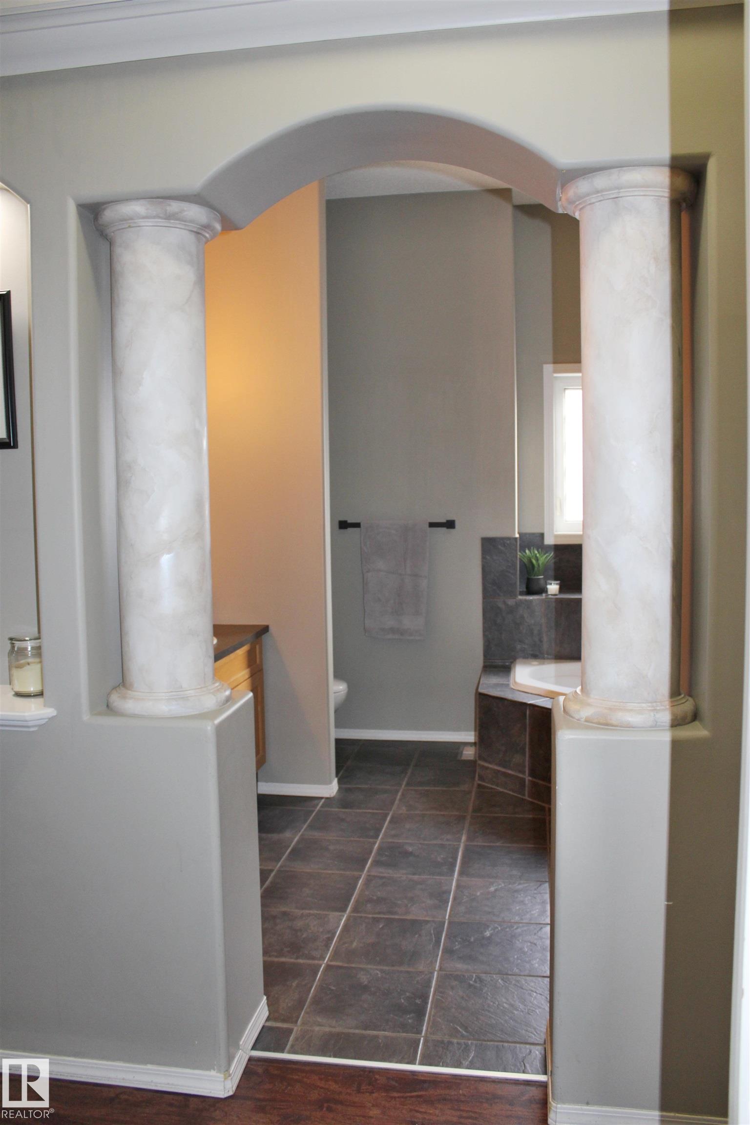 Photo 12 at 26 Longview Drive, Stoneshire, Spruce Grove