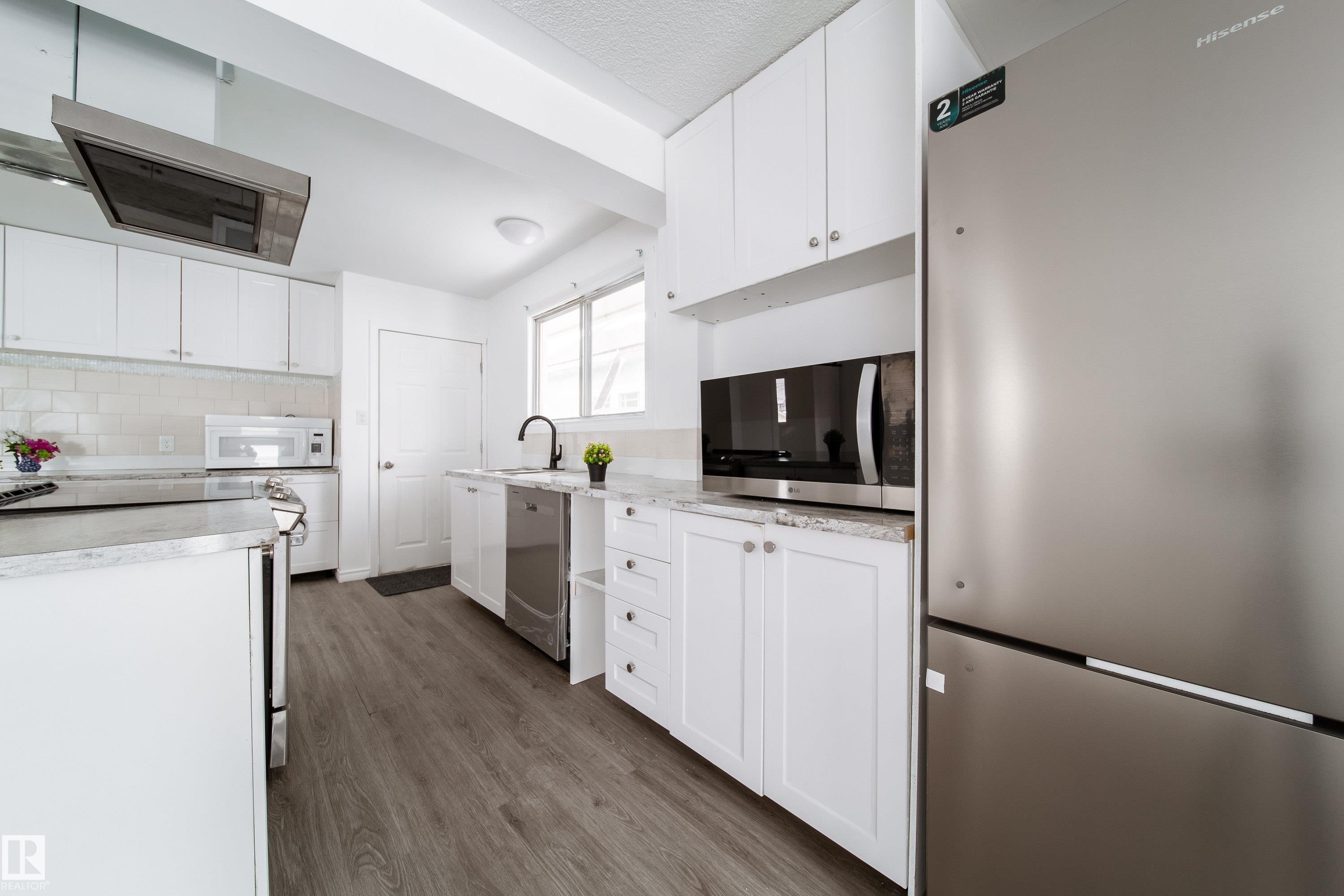 Photo 11 at 11430 81 Street NW, Parkdale, Edmonton