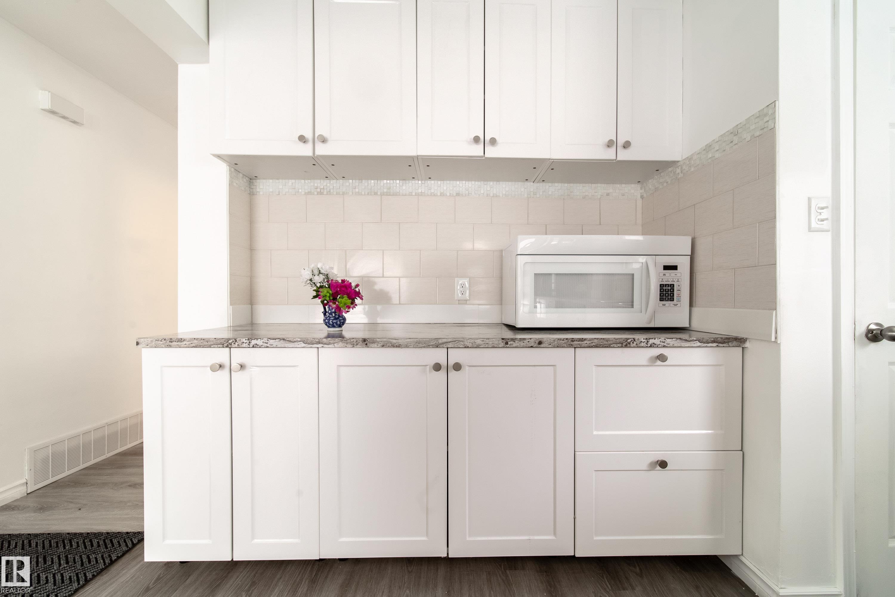 Photo 17 at 11430 81 Street NW, Parkdale, Edmonton