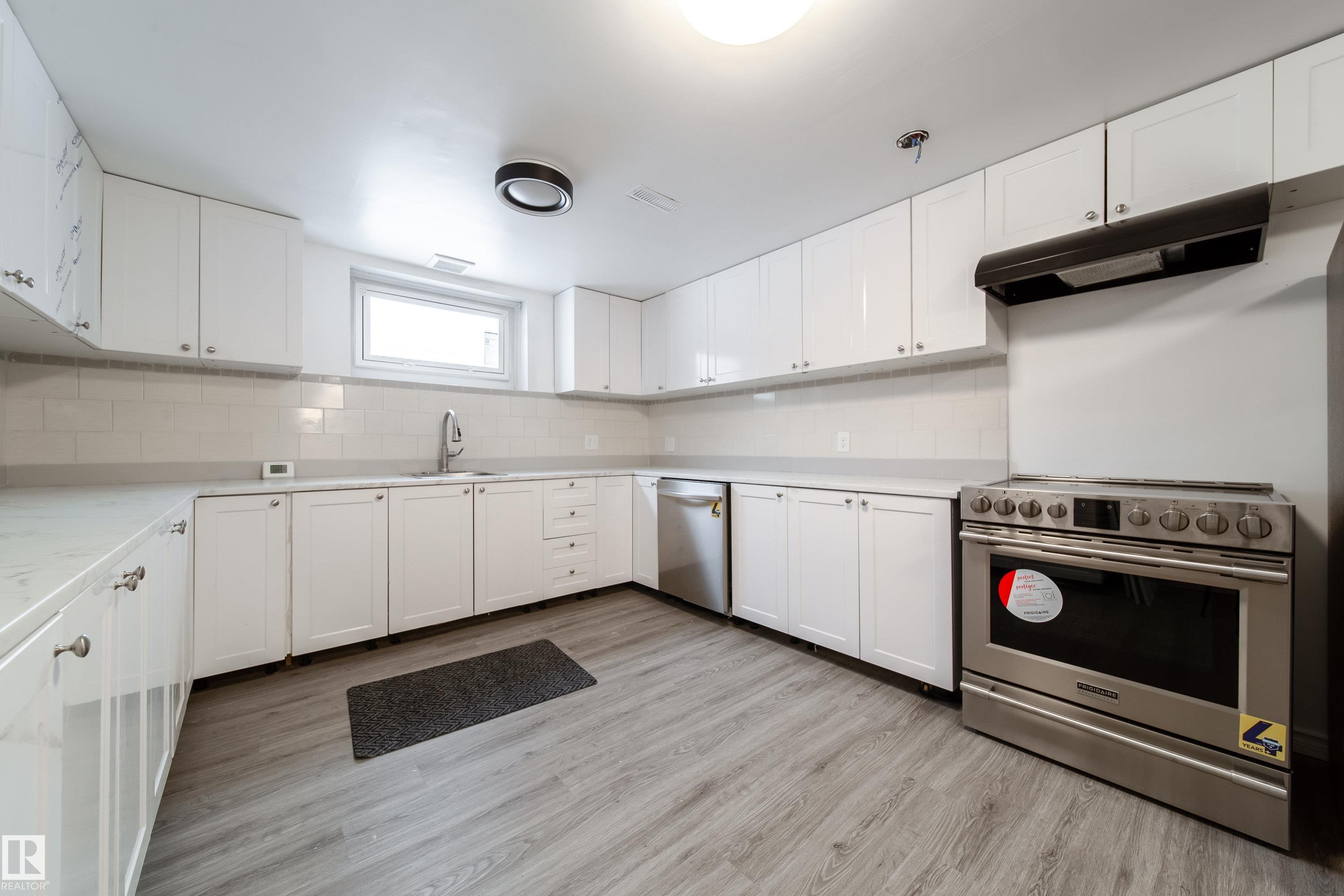 Photo 35 at 11430 81 Street NW, Parkdale, Edmonton