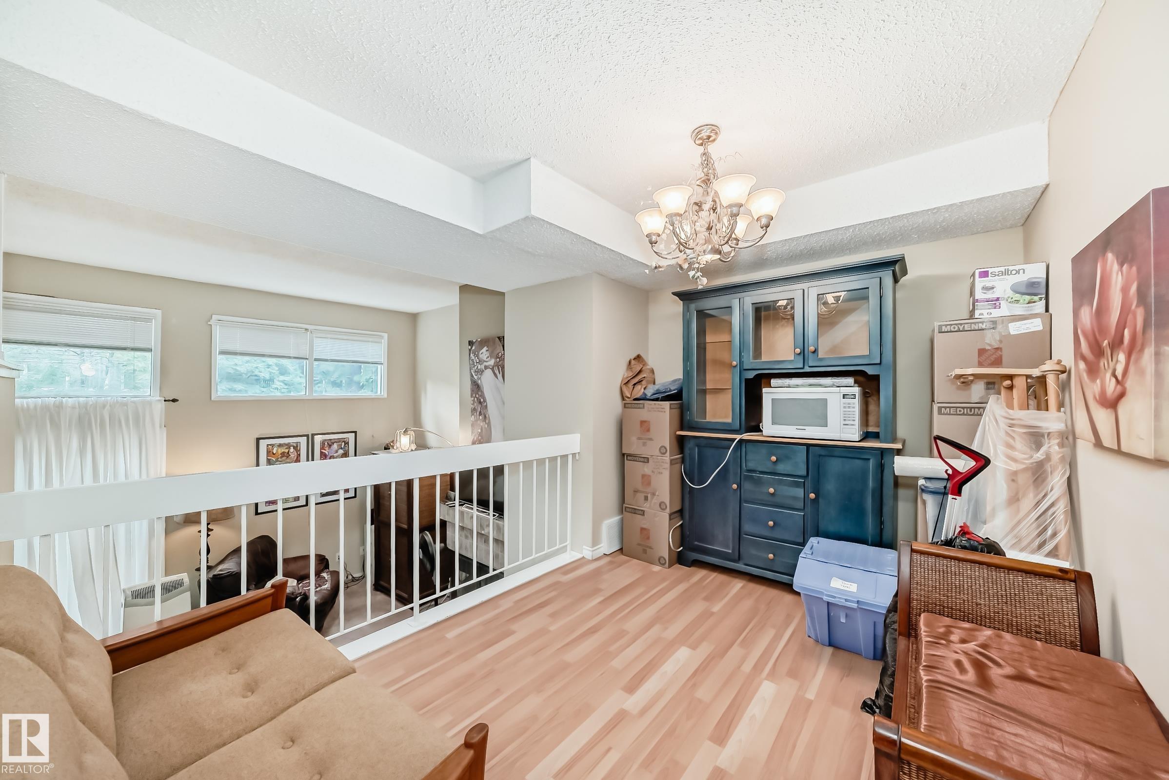 Photo 12 at 1049 Millbourne Road E NW, Michaels Park, Edmonton