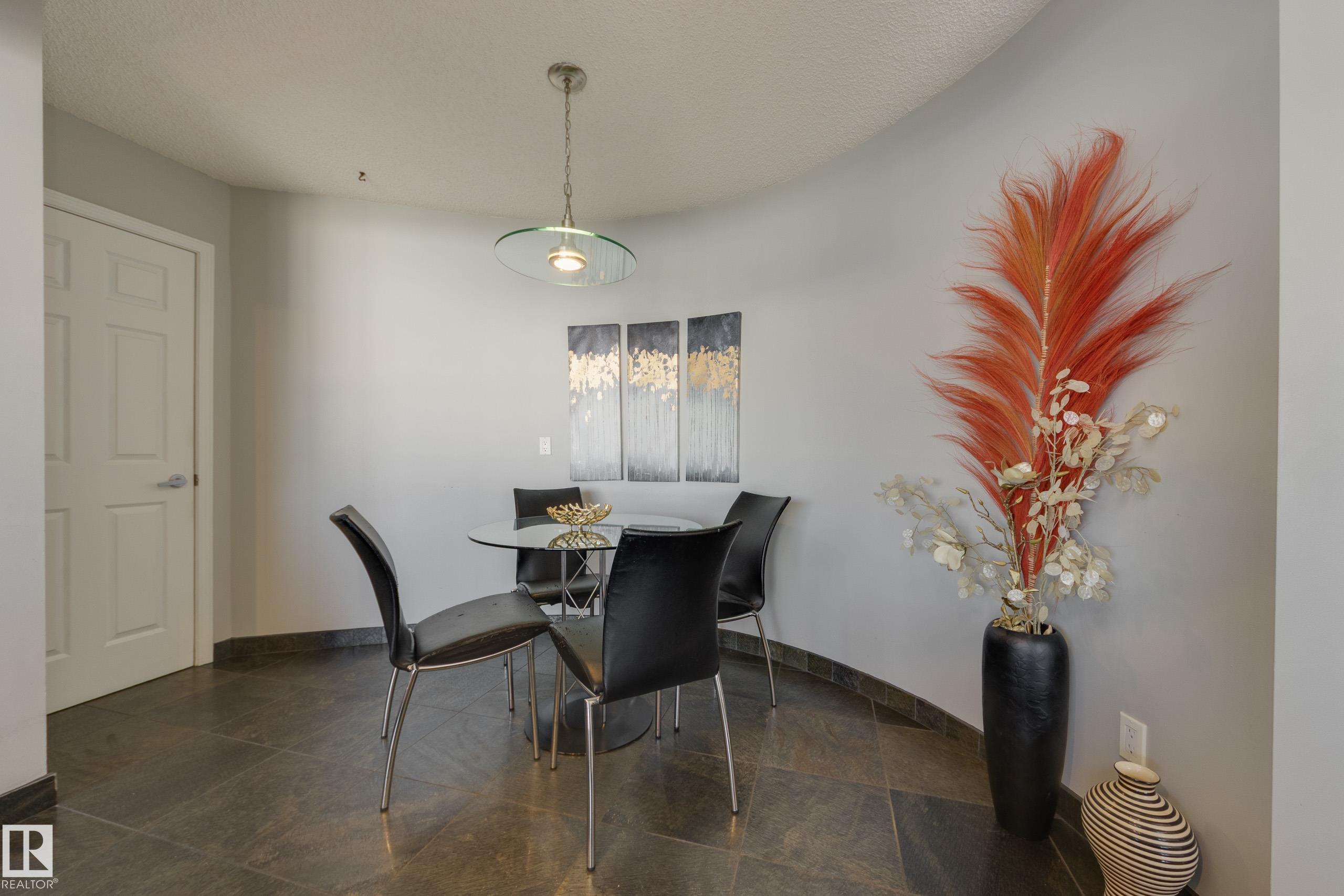 https://zimg.paragon.ice.com/ParagonImages/Property/PM/RAE/225388383/10/0/0/5b499b3d616d4d7f39caa8415cb2da37/1/696d95bc148b38d4b7af37d547627101/225388383-f98a4f2a-eb6d-4150-a476-6456655127e4.JPG