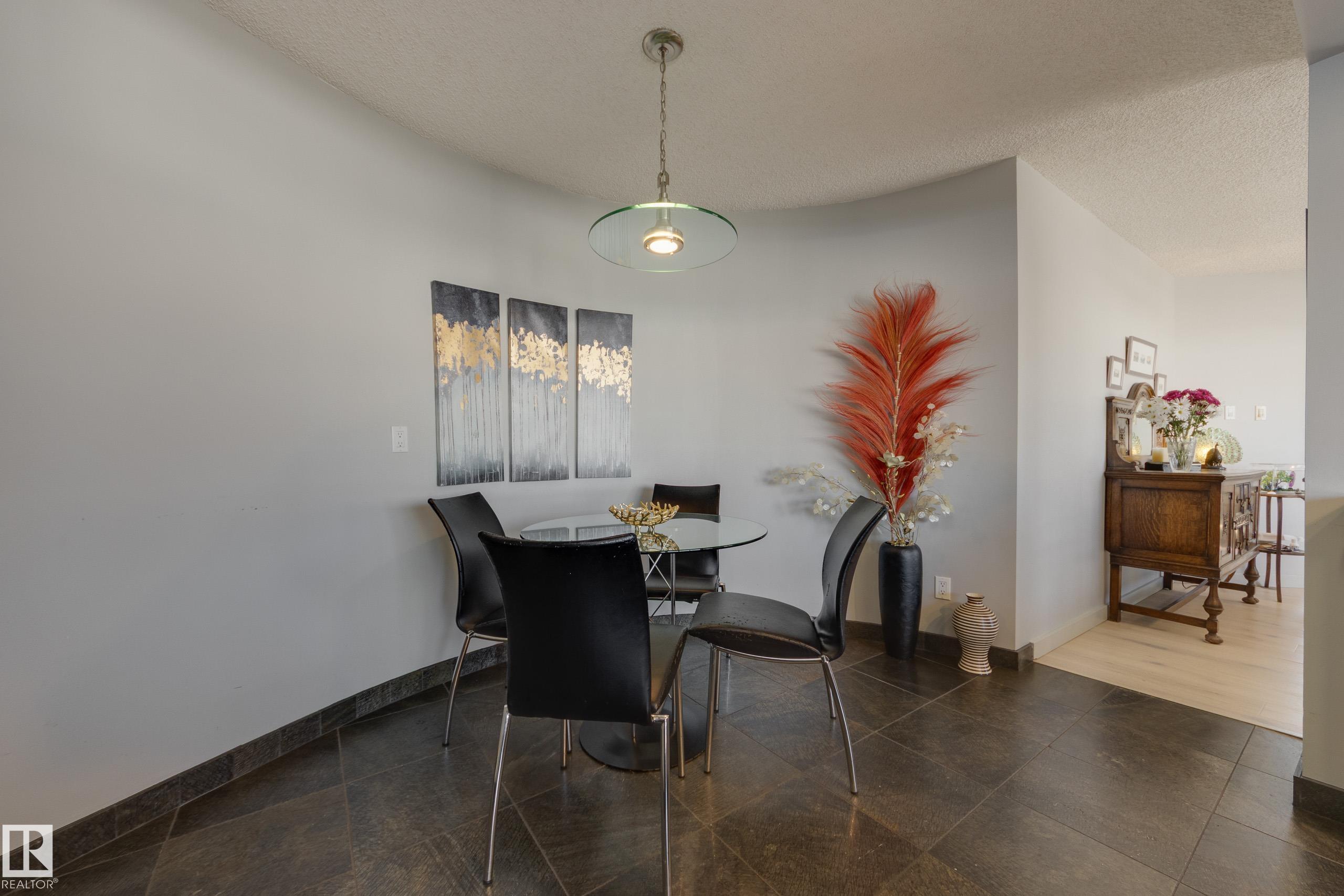 https://zimg.paragon.ice.com/ParagonImages/Property/PM/RAE/225388383/11/0/0/9033a3709a2506d78382b806177d6bd1/1/696d95bc148b38d4b7af37d547627101/225388383-8ba3f0ea-9d29-4b42-b015-8b46df6ec0f4.JPG