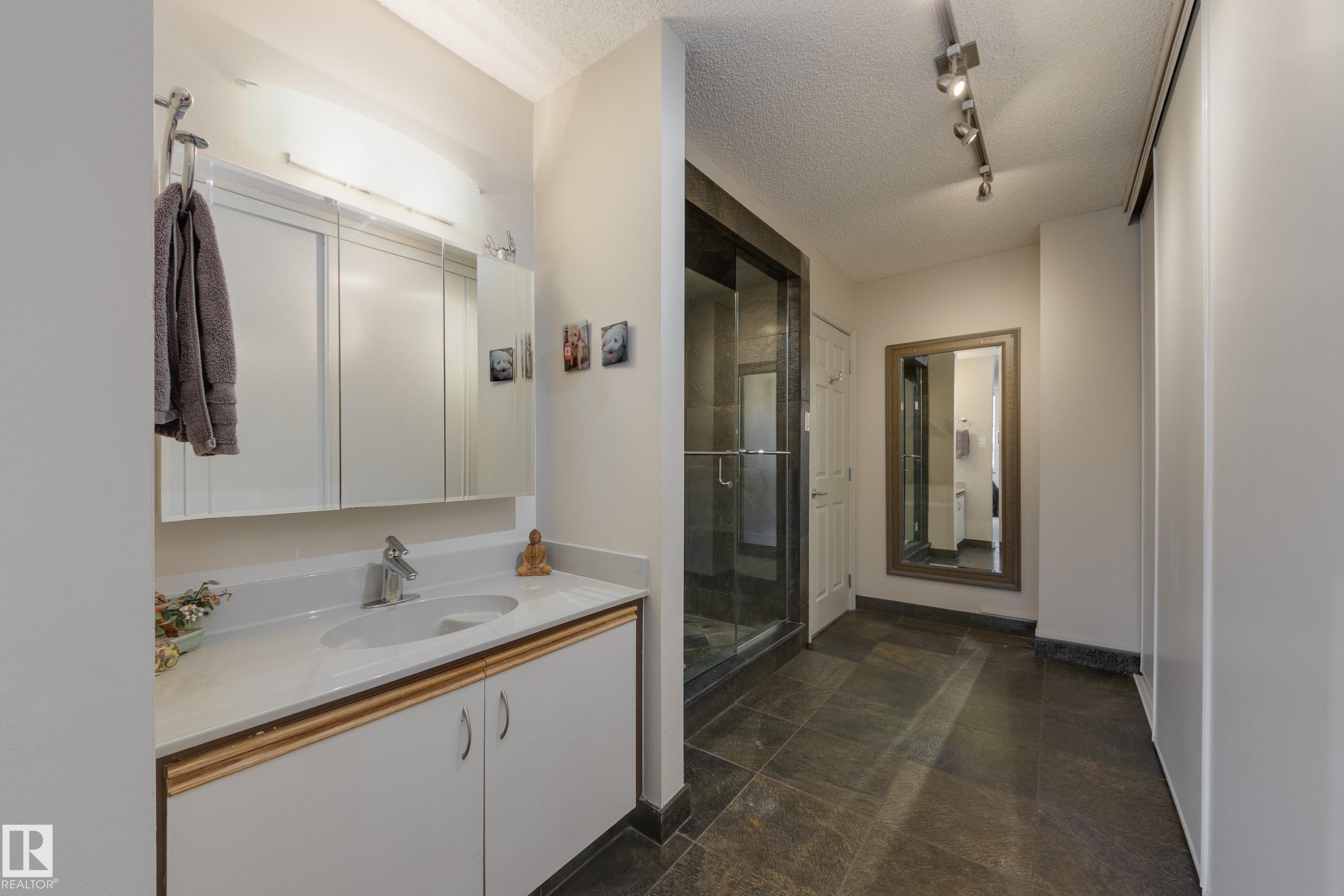 https://zimg.paragon.ice.com/ParagonImages/Property/PM/RAE/225388383/39/0/0/2b60bac1adb7c108cfb455e066c0c95d/1/696d95bc148b38d4b7af37d547627101/225388383-8dad7e98-5ded-410d-9c0f-c45fd8f6e6dc.JPG