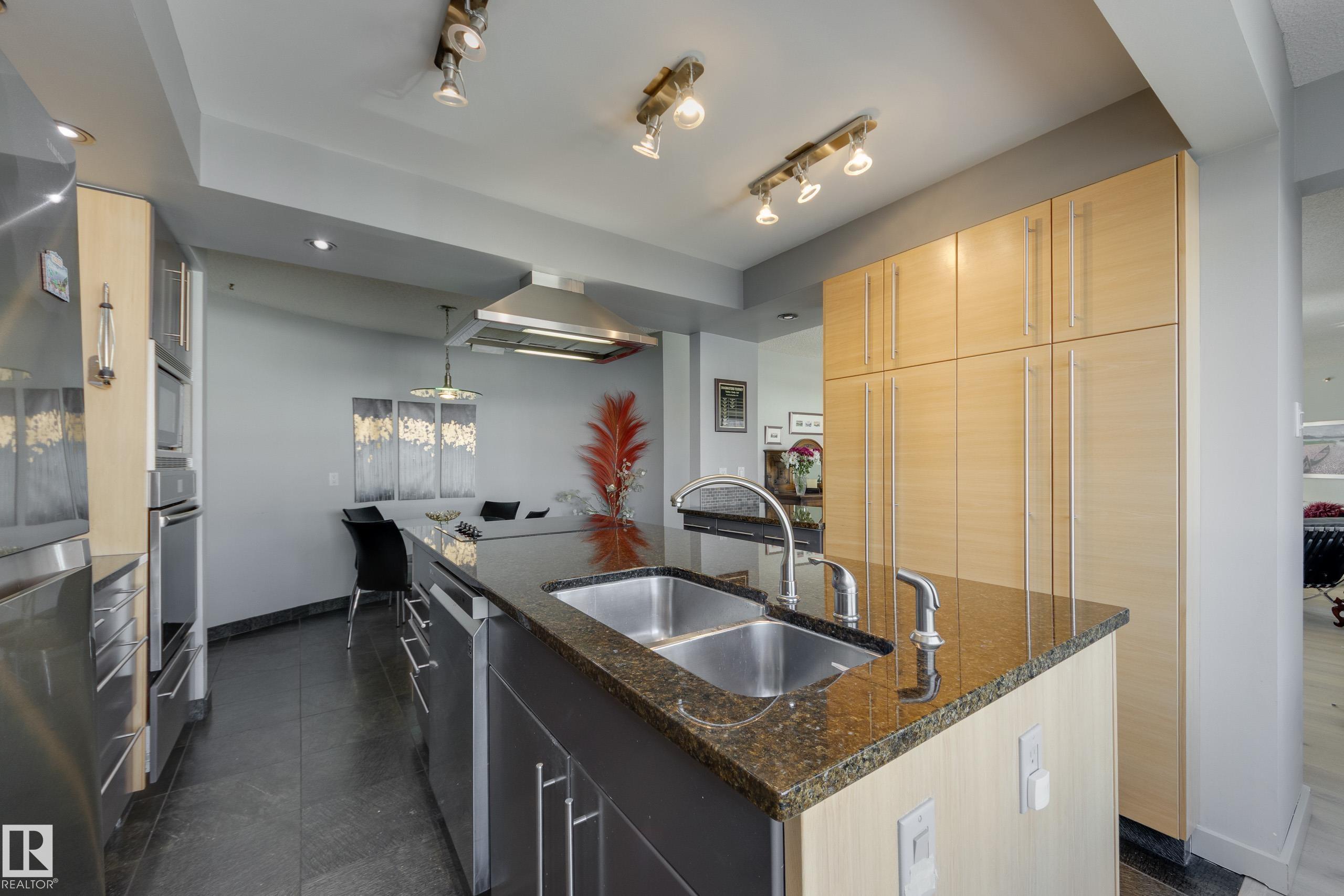 https://zimg.paragon.ice.com/ParagonImages/Property/PM/RAE/225388383/8/0/0/a9627ad0e114bc5fdee3d72dbb6793f0/1/696d95bc148b38d4b7af37d547627101/225388383-bdd8c2be-5d85-4563-aa52-c3f4d269d3ab.JPG