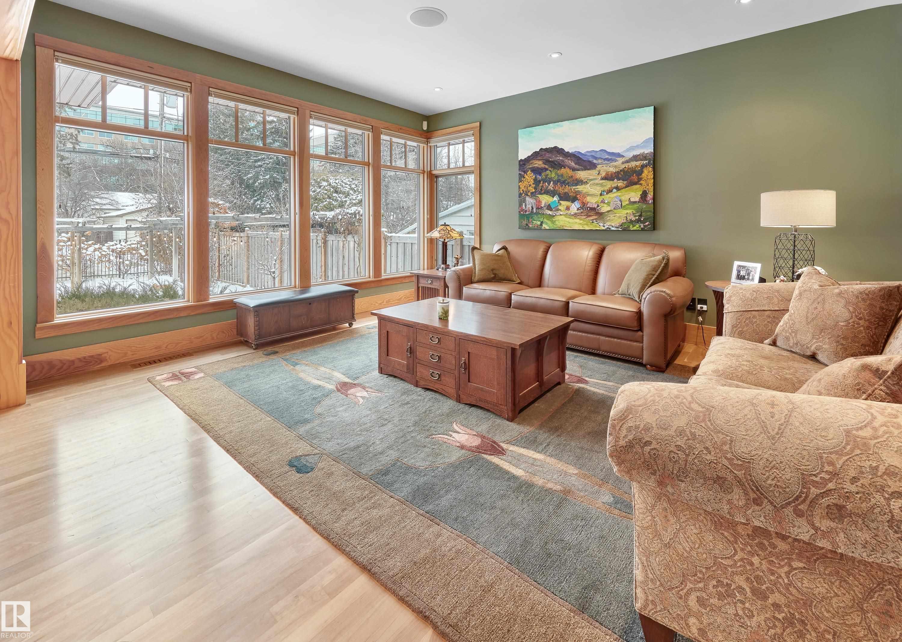 Photo 11 at 9135 117 Street NW, Windsor Park, Edmonton