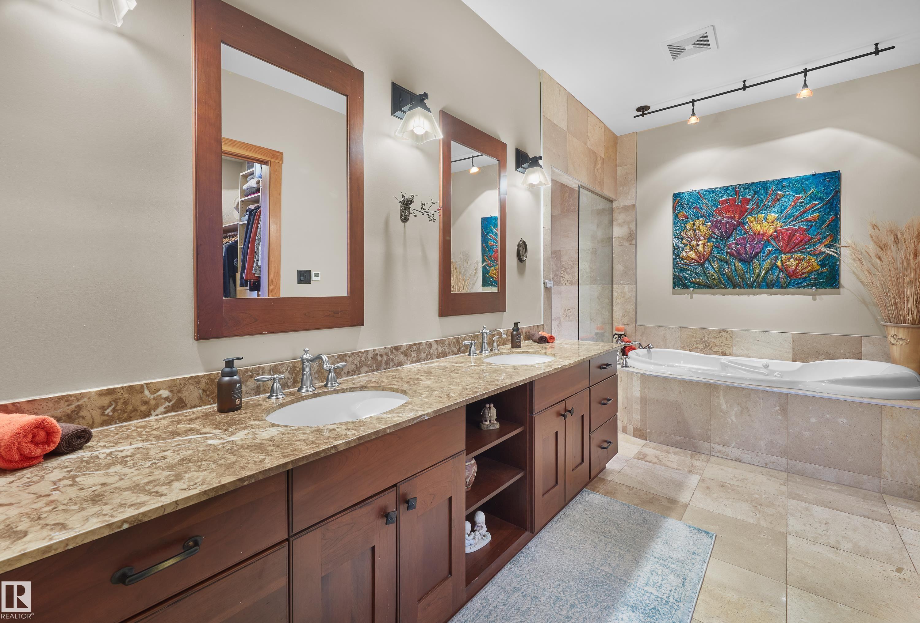 Photo 14 at 9135 117 Street NW, Windsor Park, Edmonton