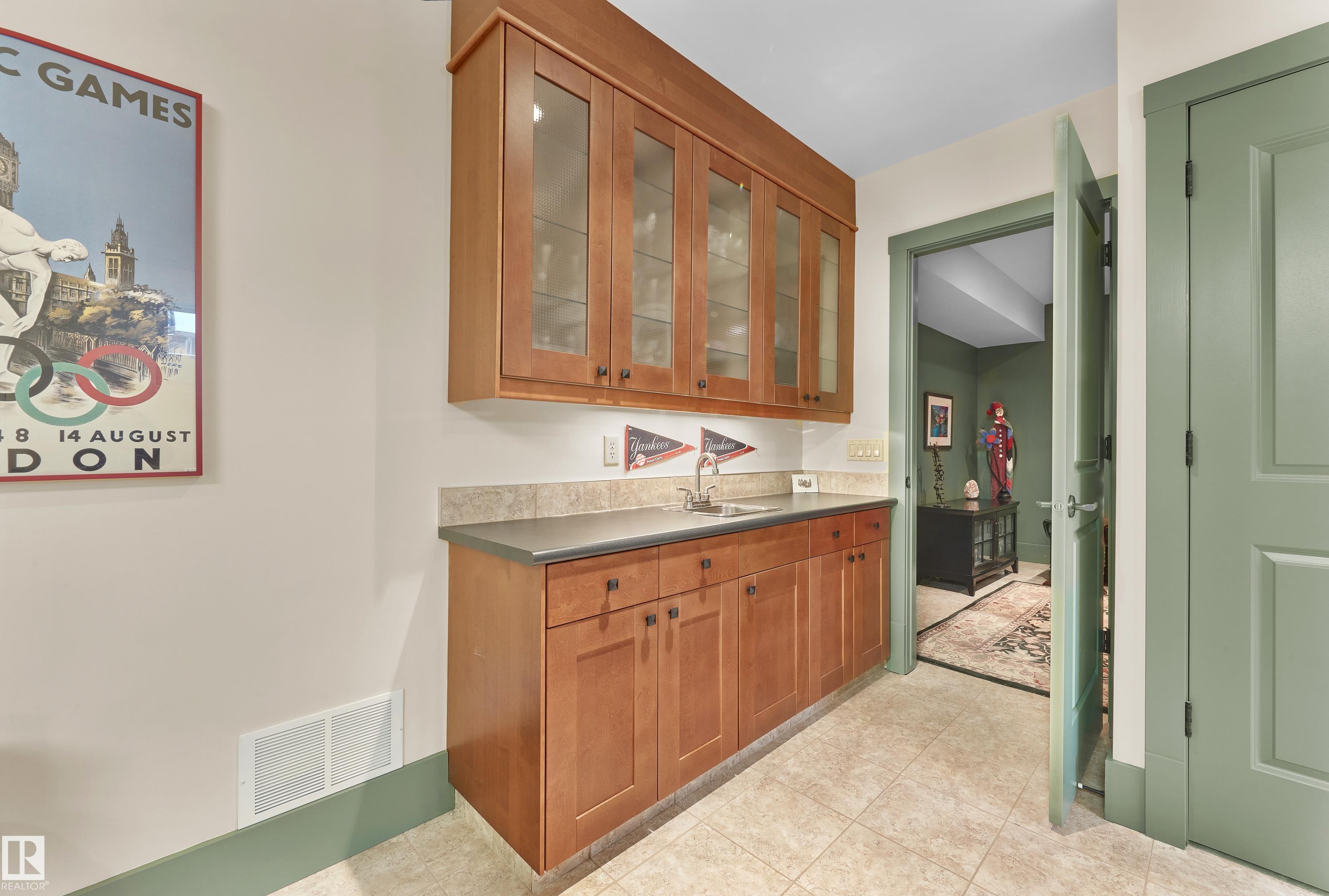 Photo 25 at 9135 117 Street NW, Windsor Park, Edmonton