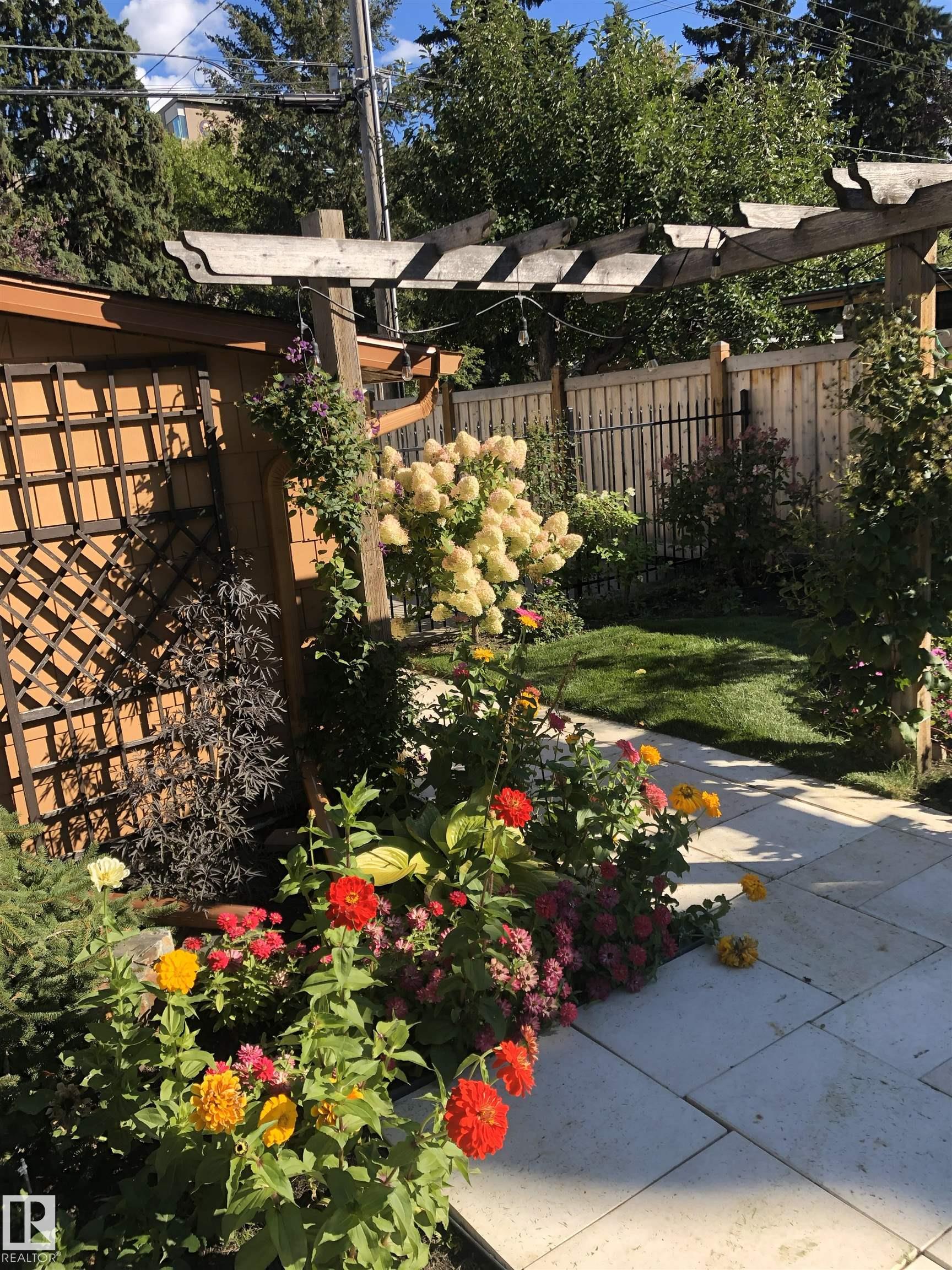 Photo 40 at 9135 117 Street NW, Windsor Park, Edmonton