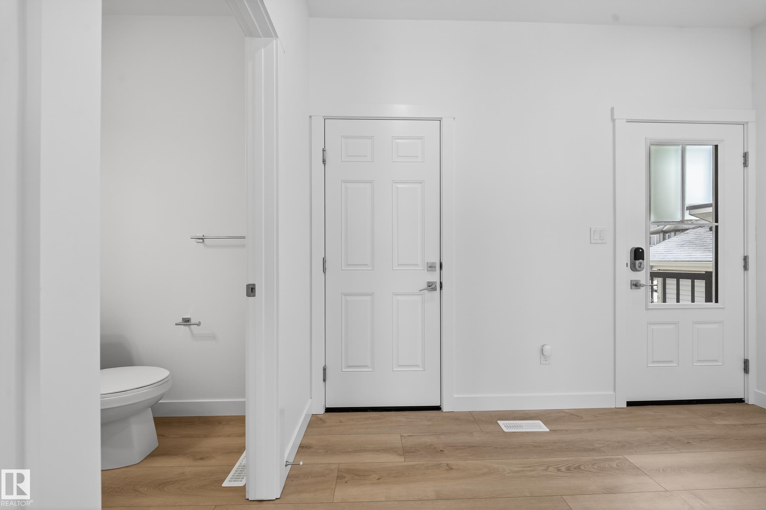 Photo 11 at 7104 47a Street, Le Reve, Beaumont