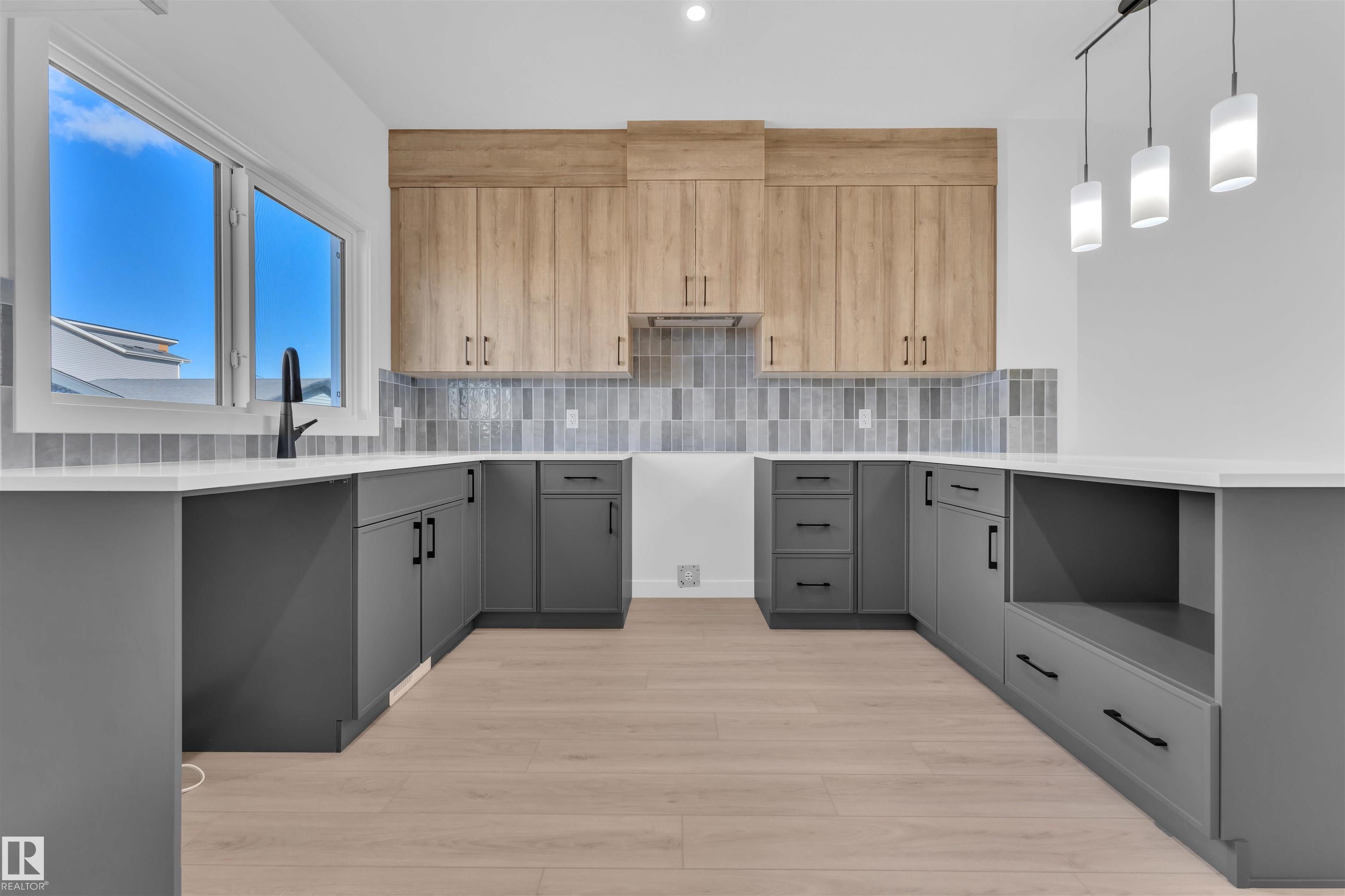 Photo 15 at 752 Mattson Drive SW, Mattson, Edmonton