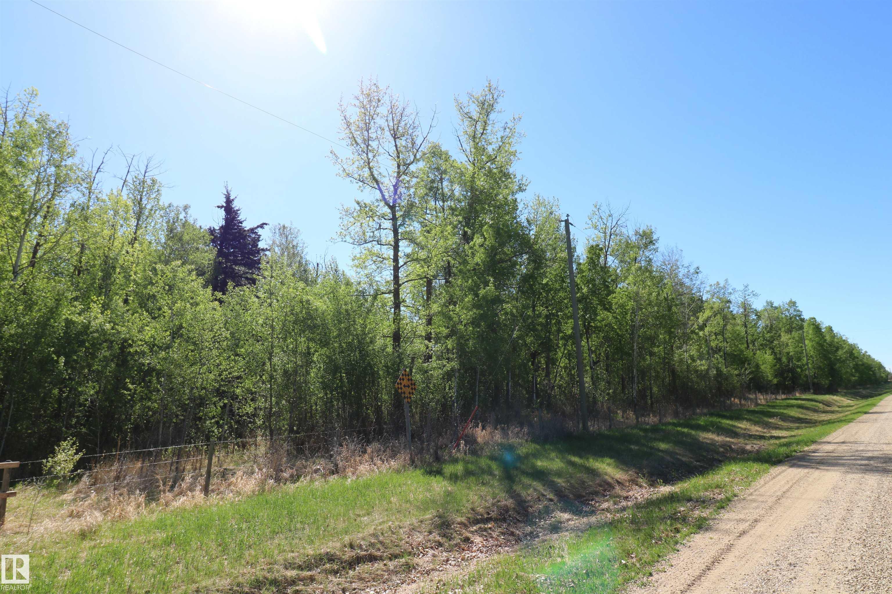 Photo 3 at 515 54411 Rge Rd 40, None, Rural Lac Ste. Anne County