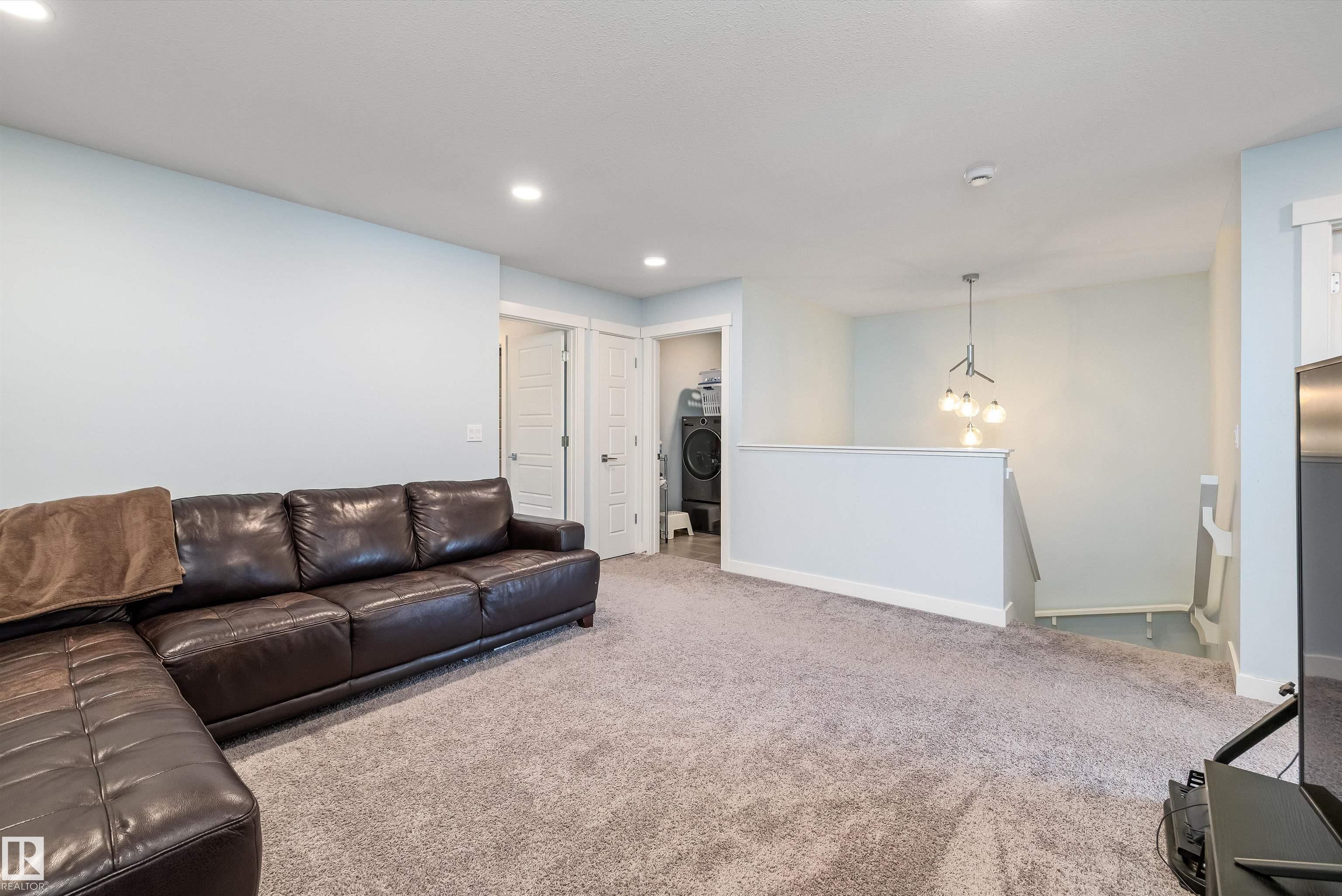 Photo 30 at 2086 Graydon Hill Crescent SW, Graydon Hill, Edmonton