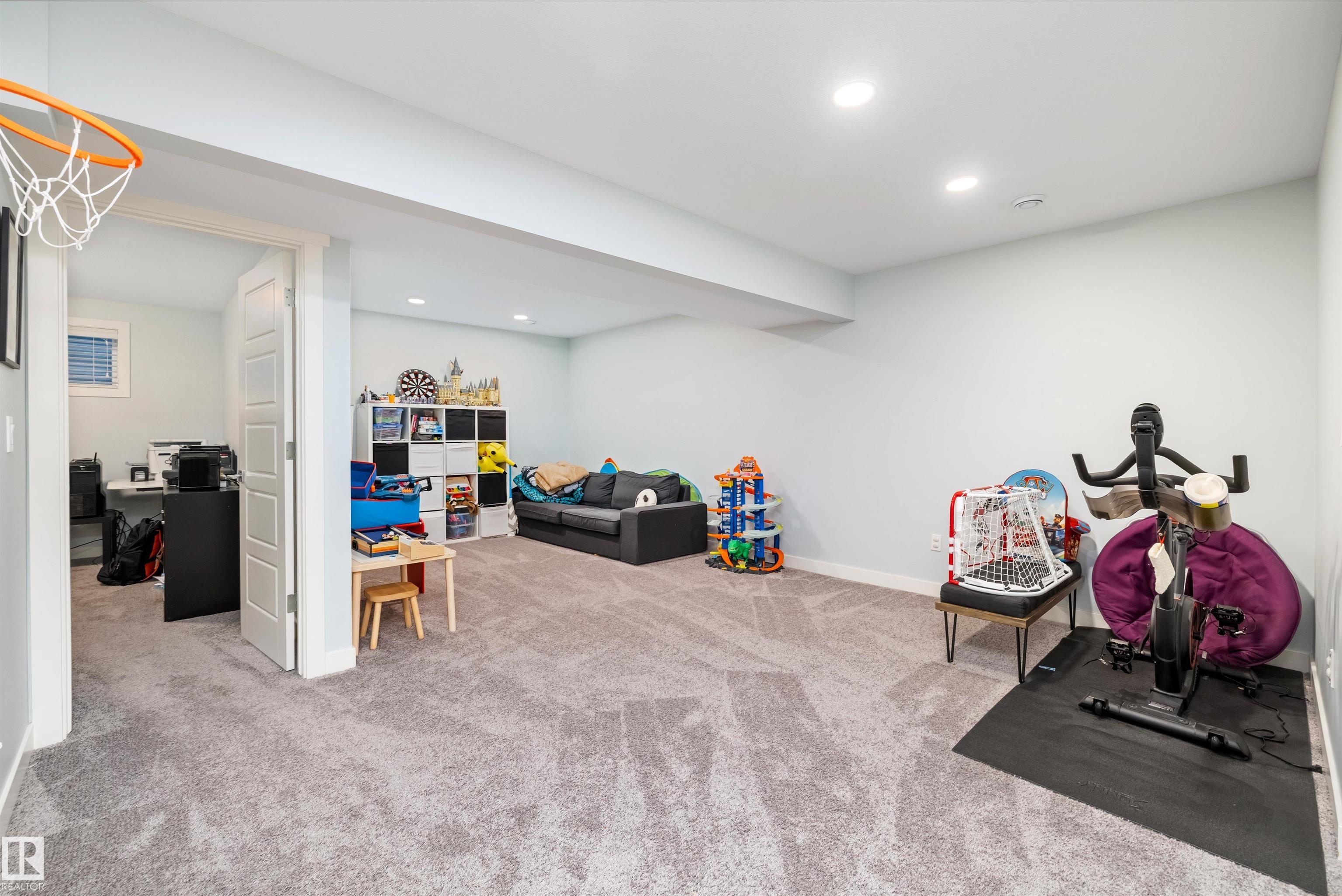 Photo 39 at 2086 Graydon Hill Crescent SW, Graydon Hill, Edmonton