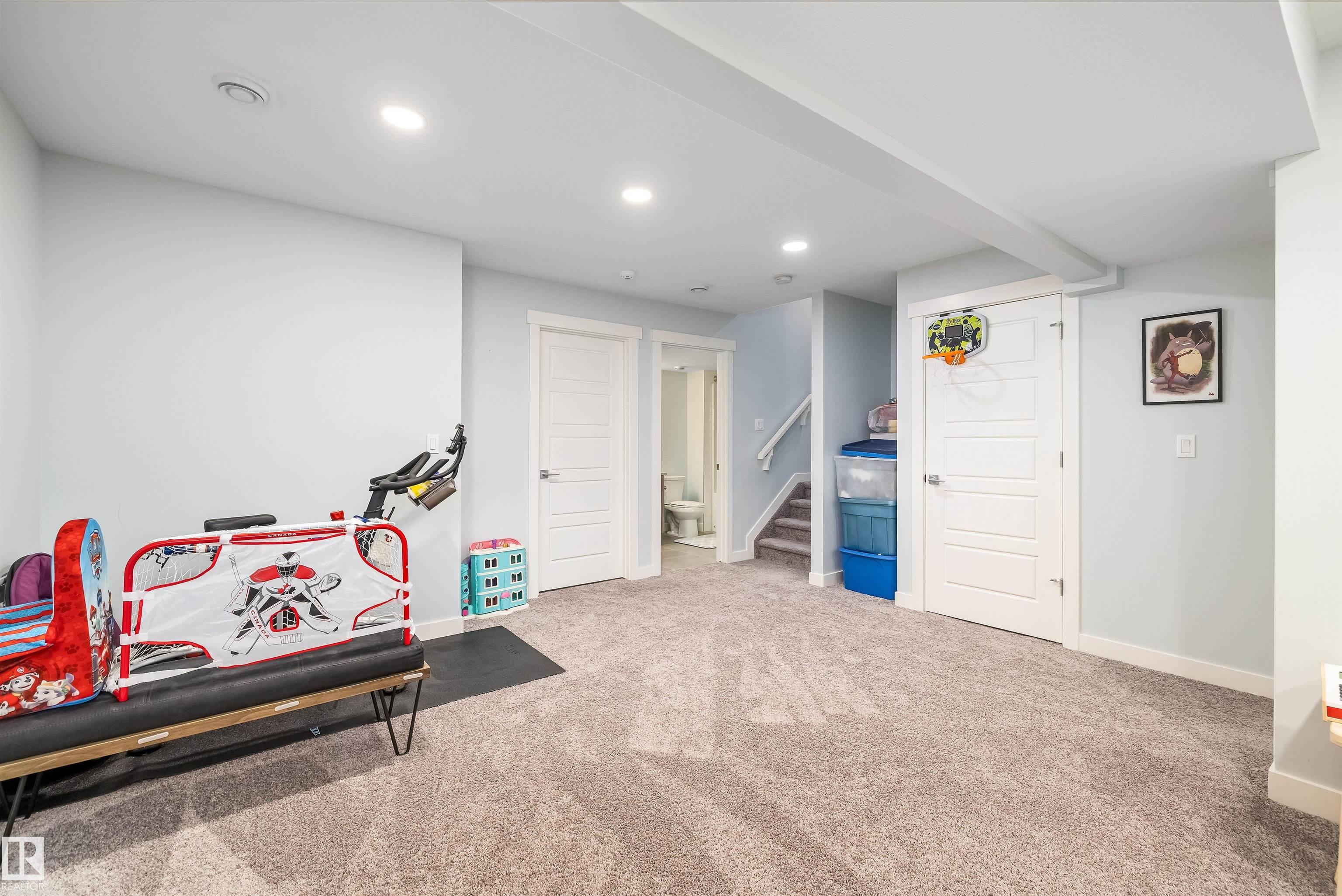 Photo 42 at 2086 Graydon Hill Crescent SW, Graydon Hill, Edmonton