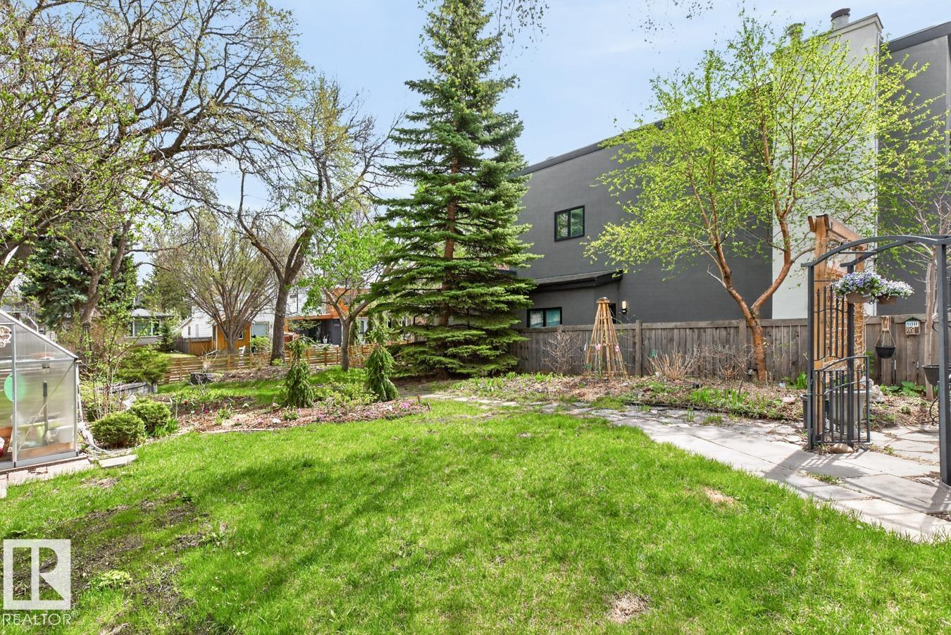 https://zimg.paragon.ice.com/ParagonImages/Property/PM/RAE/225388439/61/0/0/2f4a62d5991ae475ef7c90f1c3eb3626/1/eb811f6a60c9b9ca604ef881e59974ff/225388439-fcc85fad-31da-404d-bab0-3f950ac23fd7.JPG