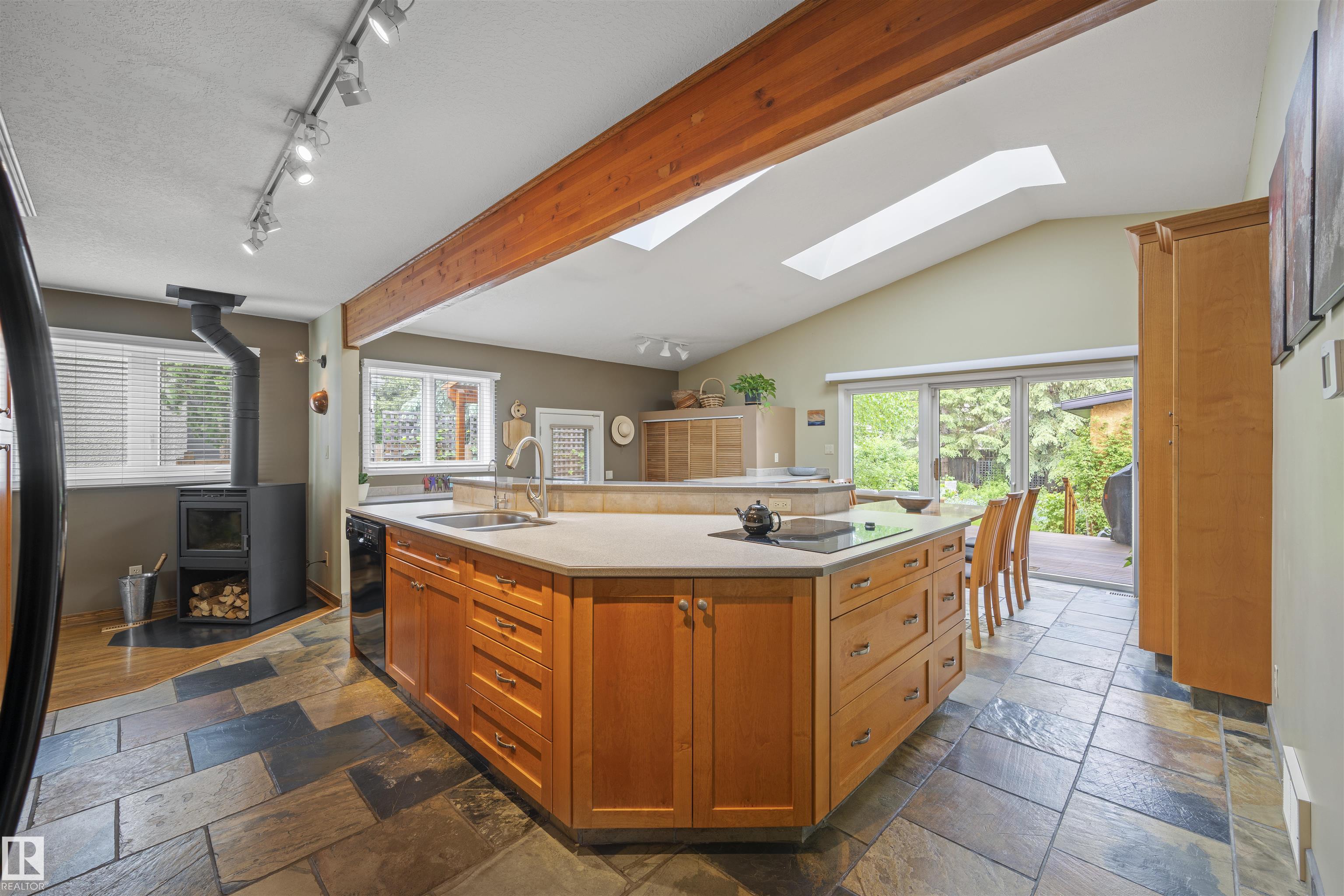 Photo 15 at 11622 76 Avenue NW, Belgravia, Edmonton