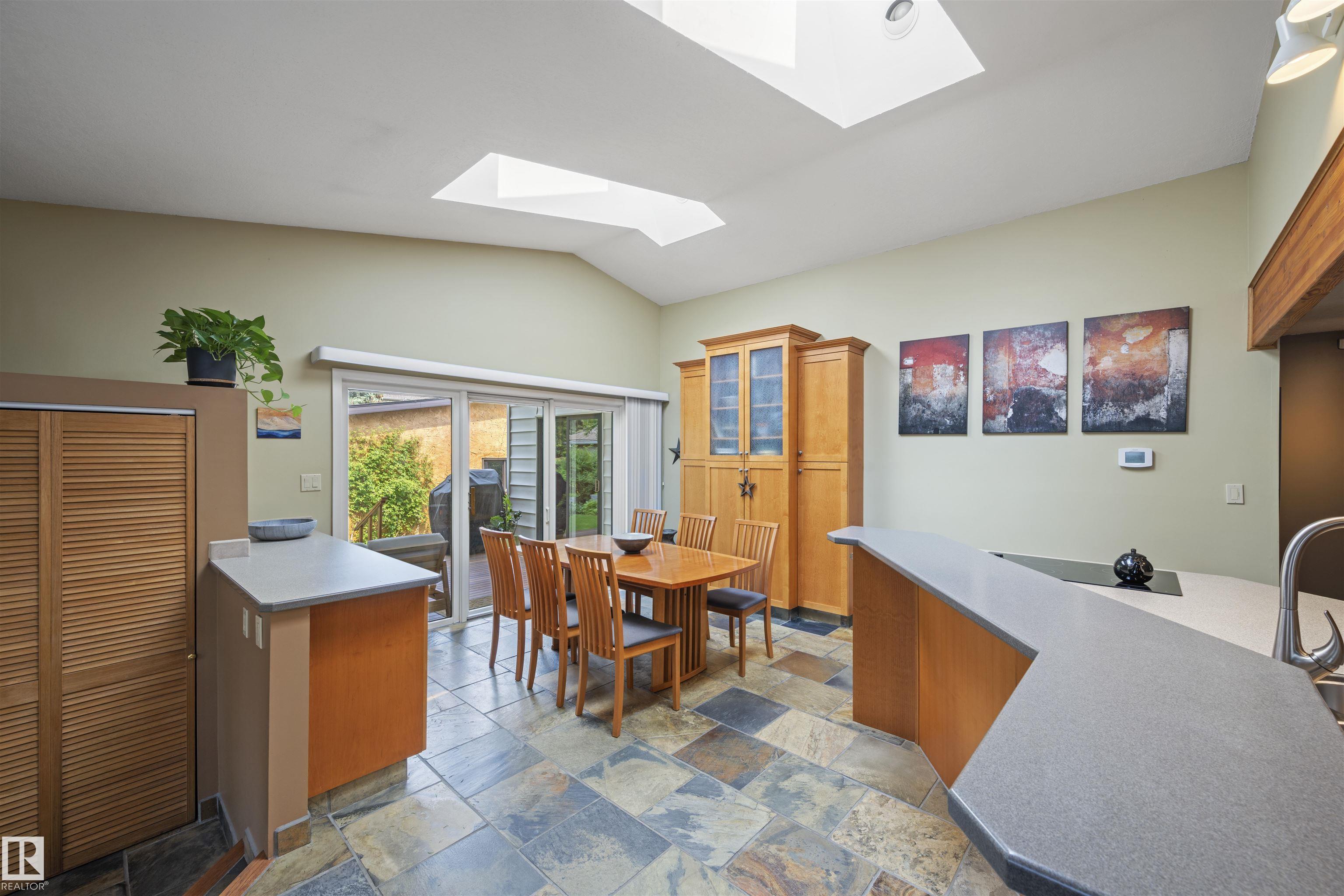 Photo 16 at 11622 76 Avenue NW, Belgravia, Edmonton