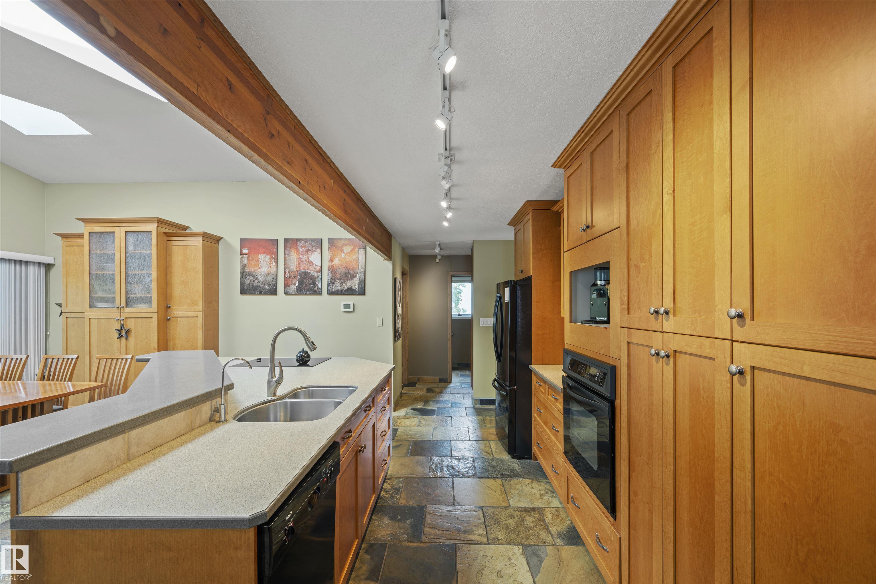 Photo 17 at 11622 76 Avenue NW, Belgravia, Edmonton