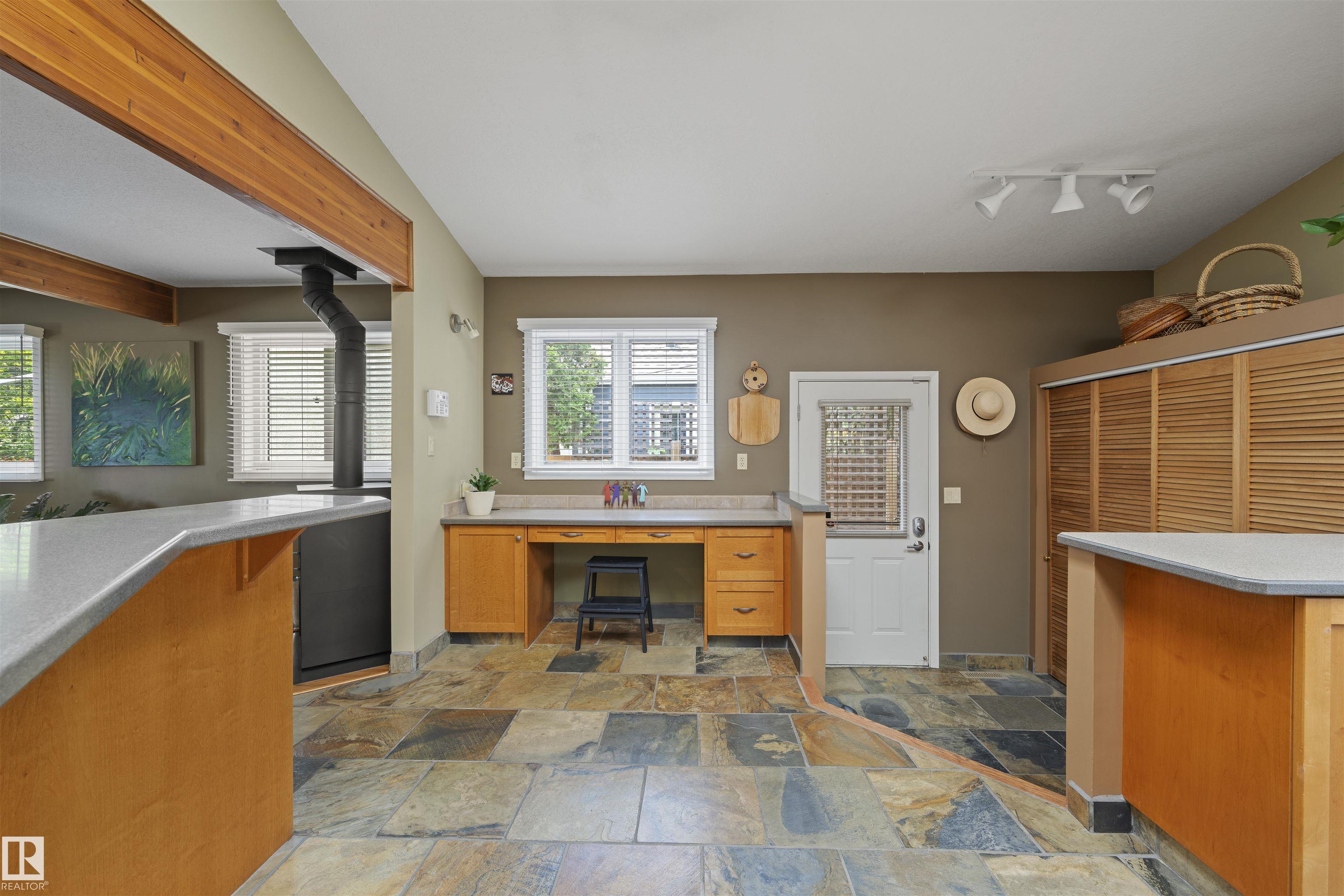 Photo 23 at 11622 76 Avenue NW, Belgravia, Edmonton