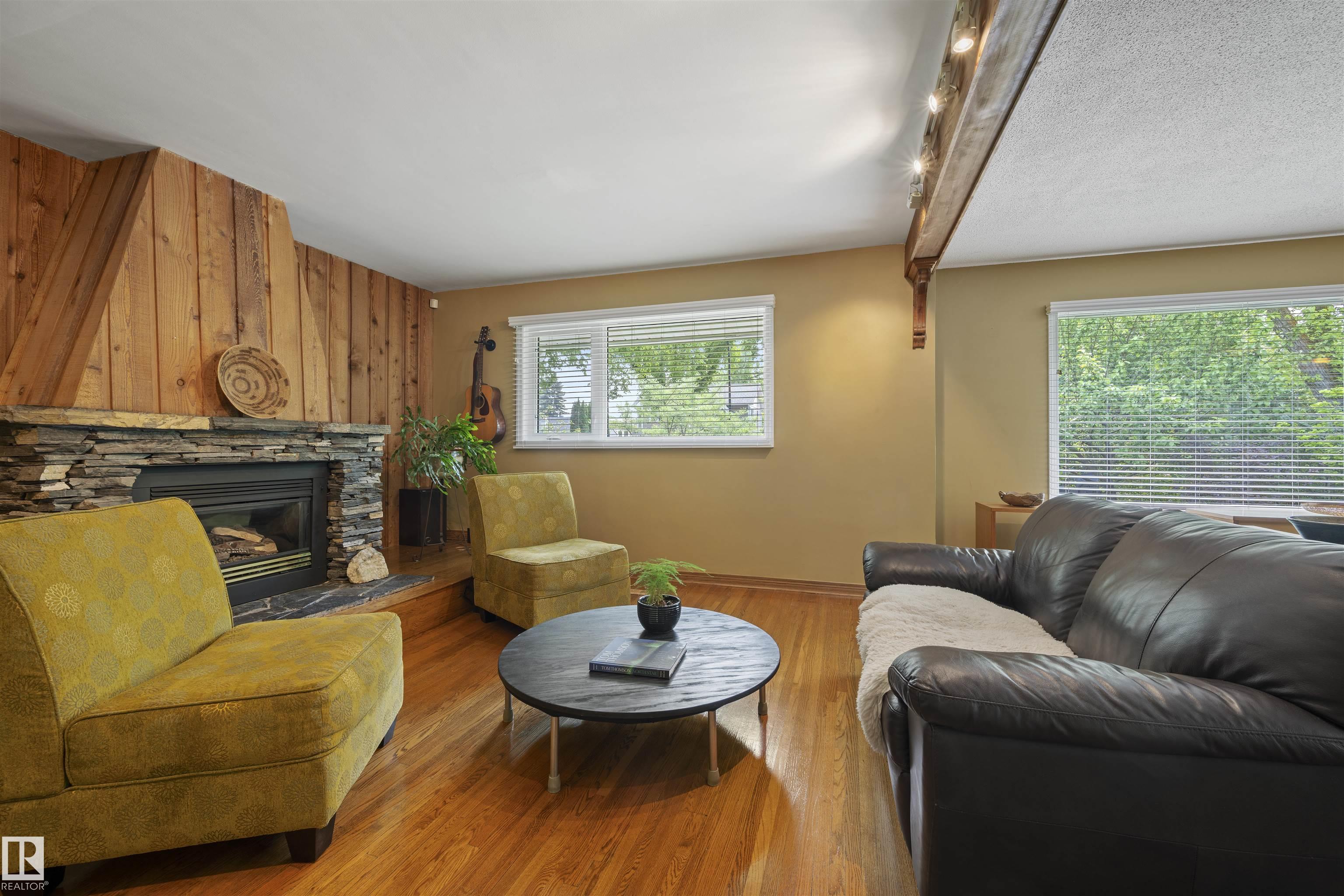 Photo 7 at 11622 76 Avenue NW, Belgravia, Edmonton