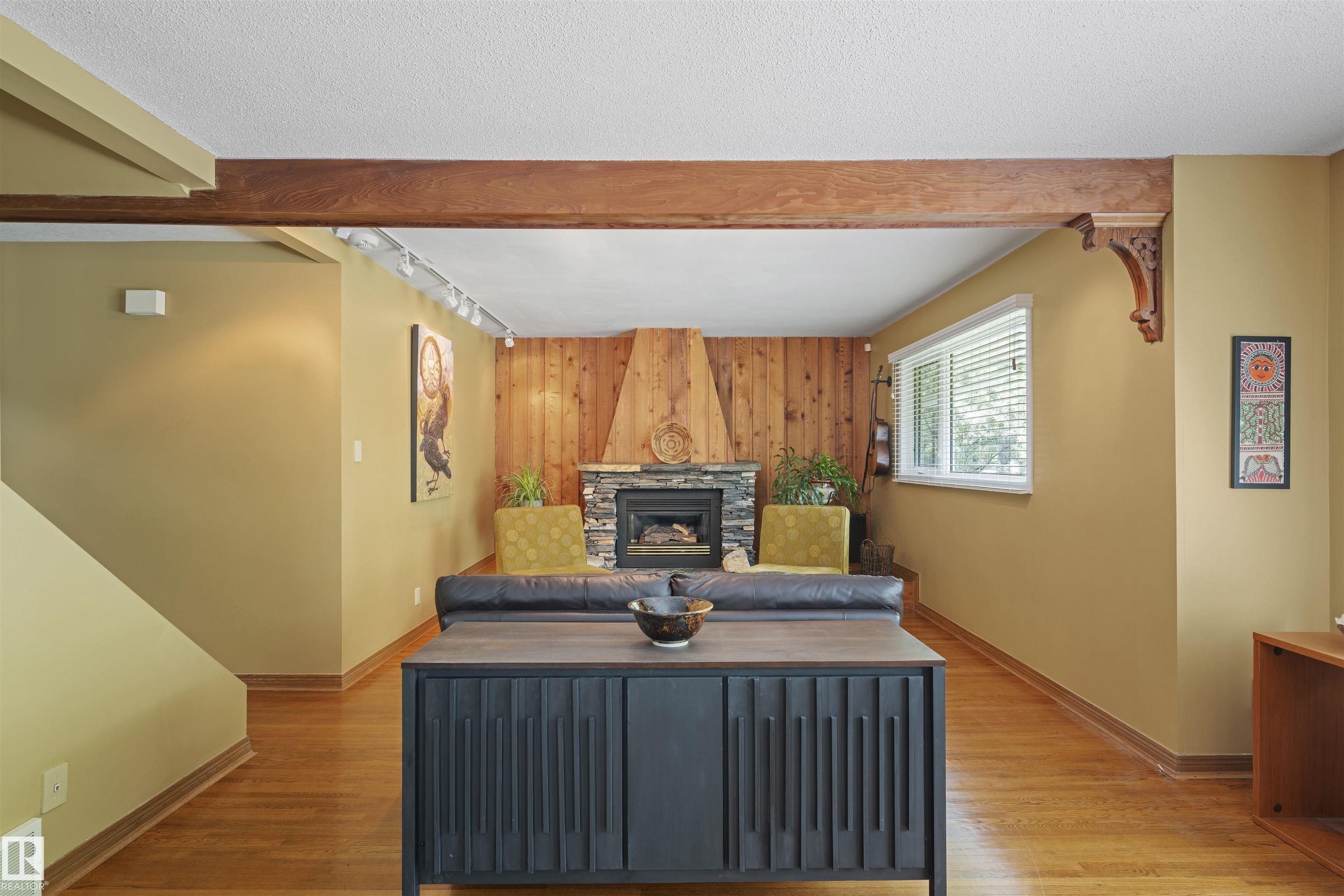 Photo 8 at 11622 76 Avenue NW, Belgravia, Edmonton