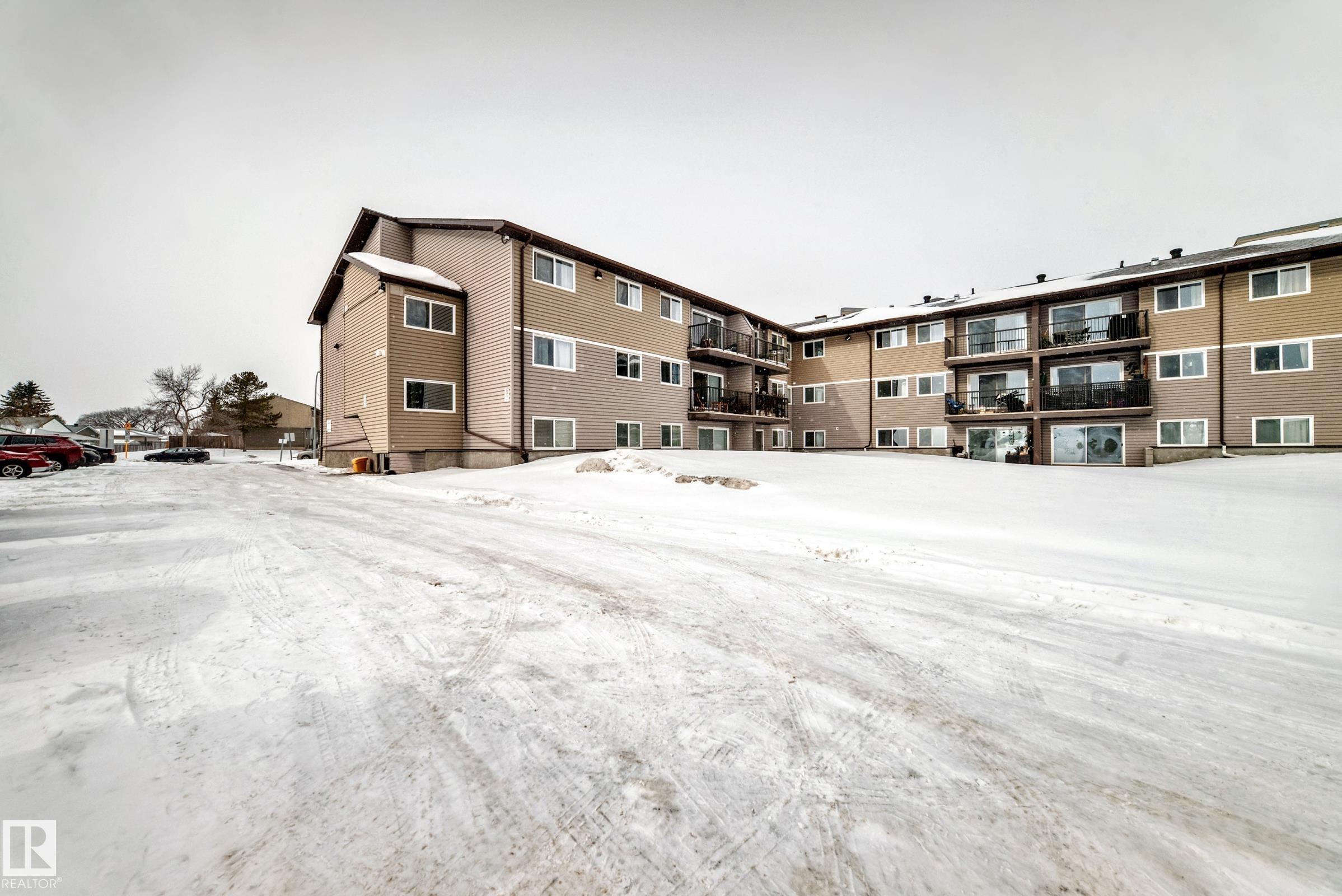 Photo 41 at 121 - 15105 121 Street NW, Caernarvon, Edmonton