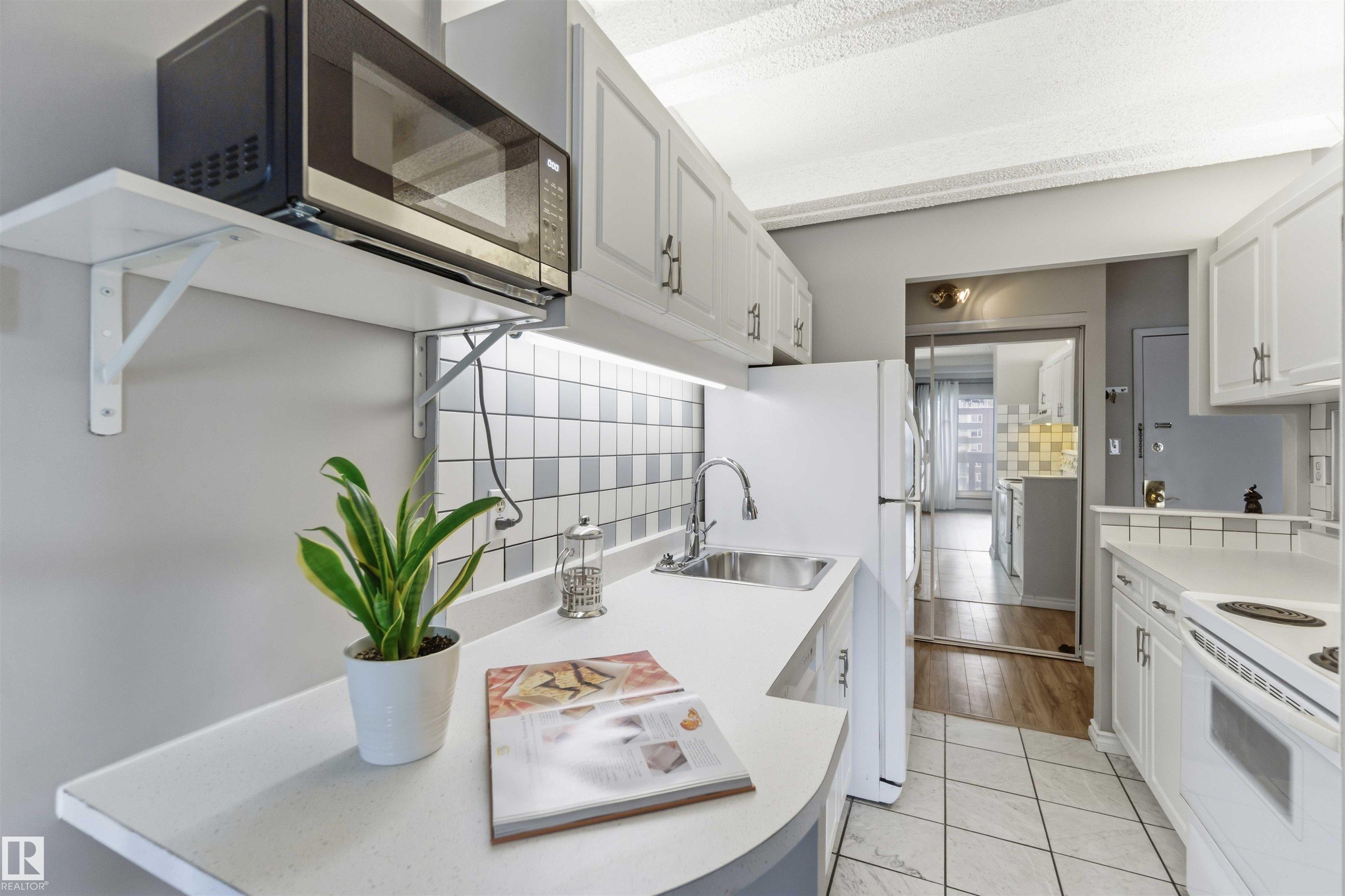 Photo 8 at 1509 - 9918 101 Street NW, Downtown, Edmonton