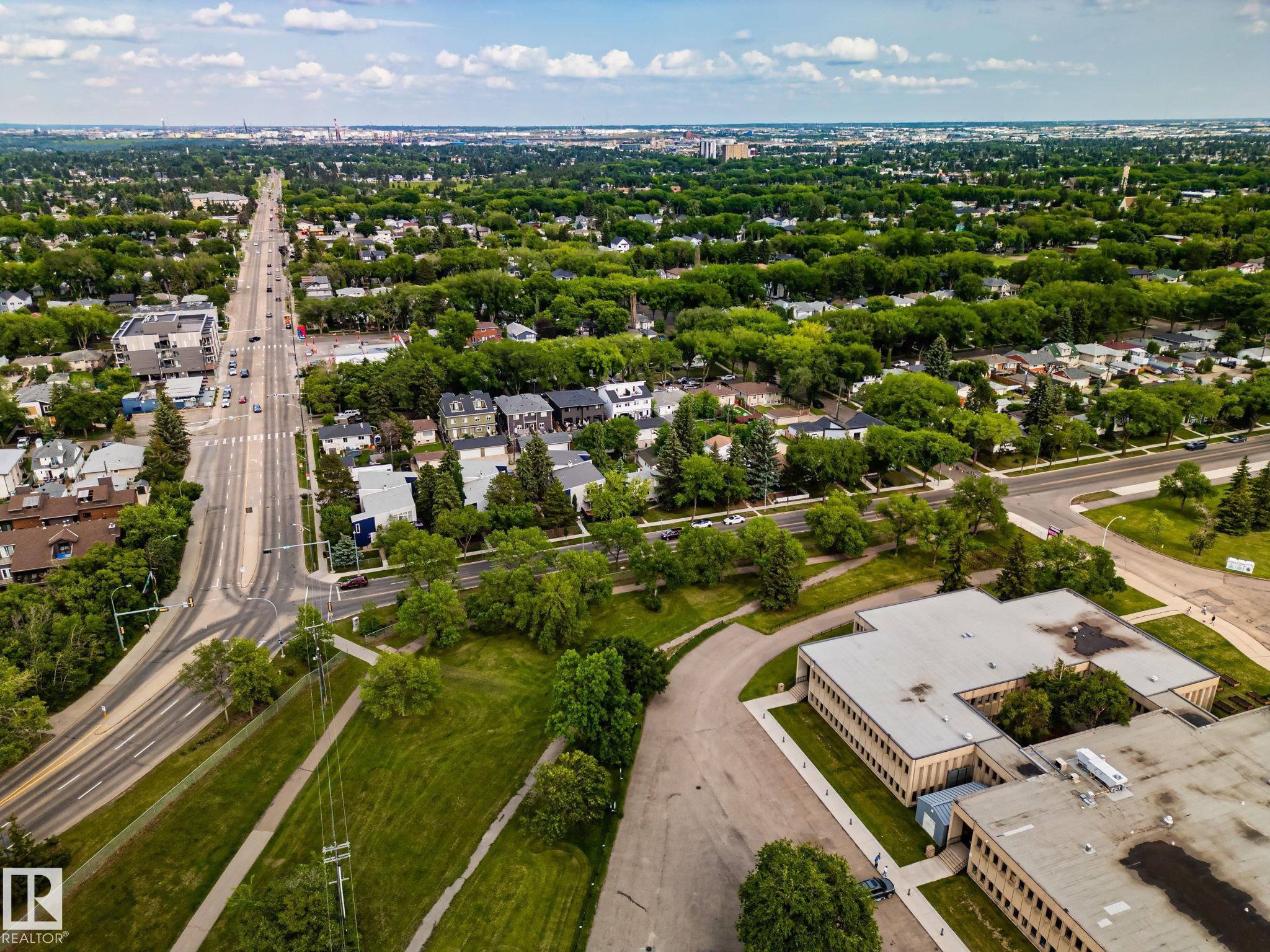 Photo 17 at 10521 84 Street NW, Forest Heights, Edmonton