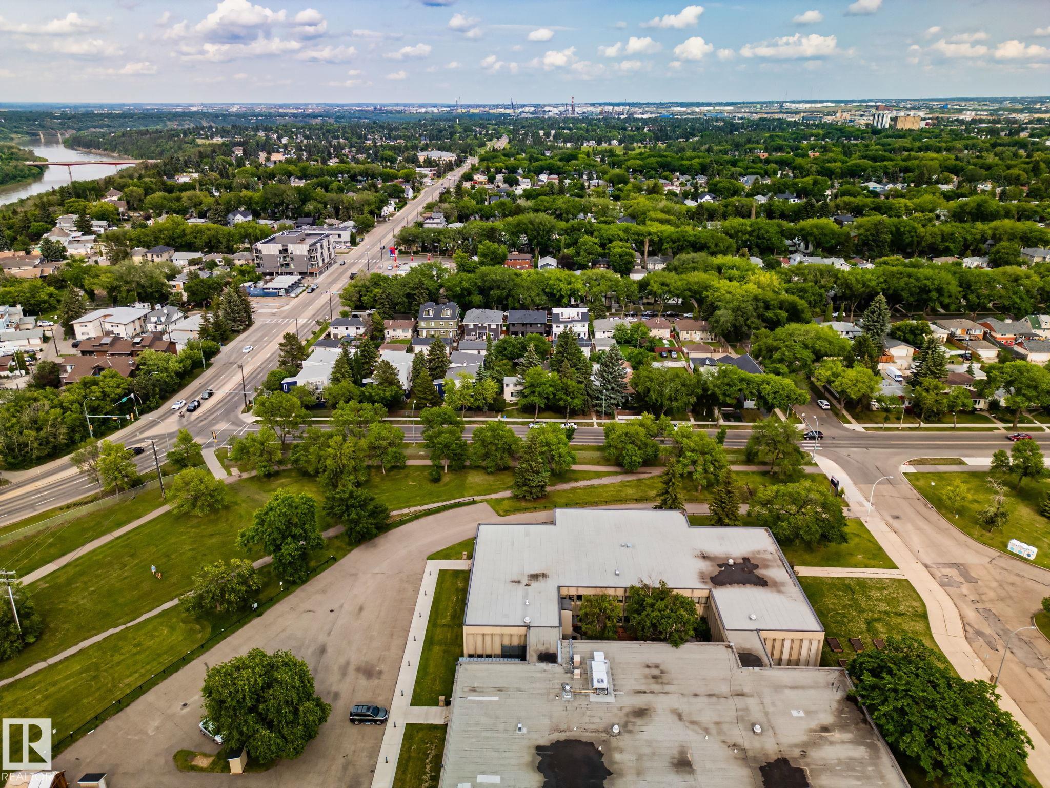 Photo 21 at 10521 84 Street NW, Forest Heights, Edmonton