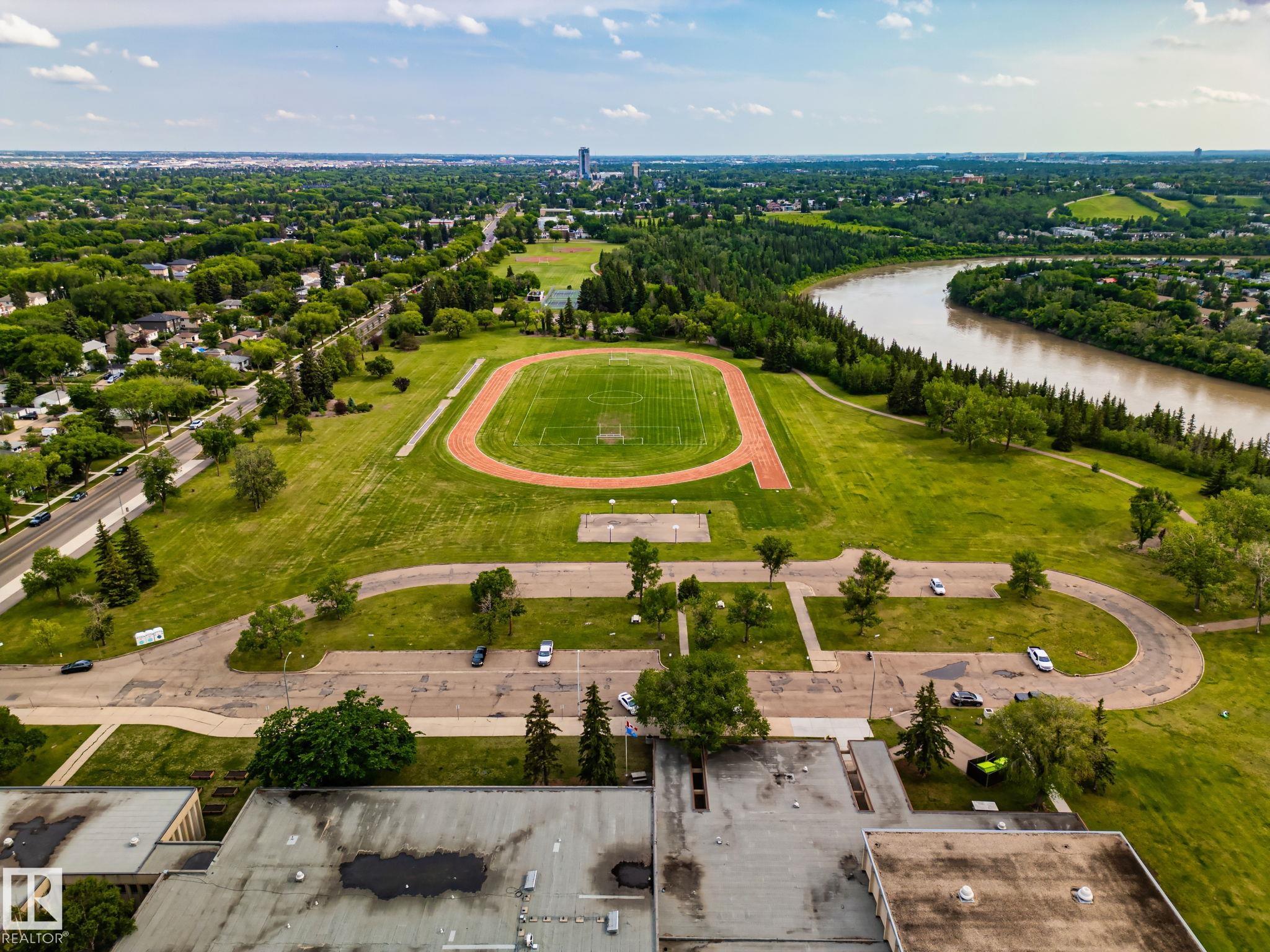 Photo 22 at 10521 84 Street NW, Forest Heights, Edmonton