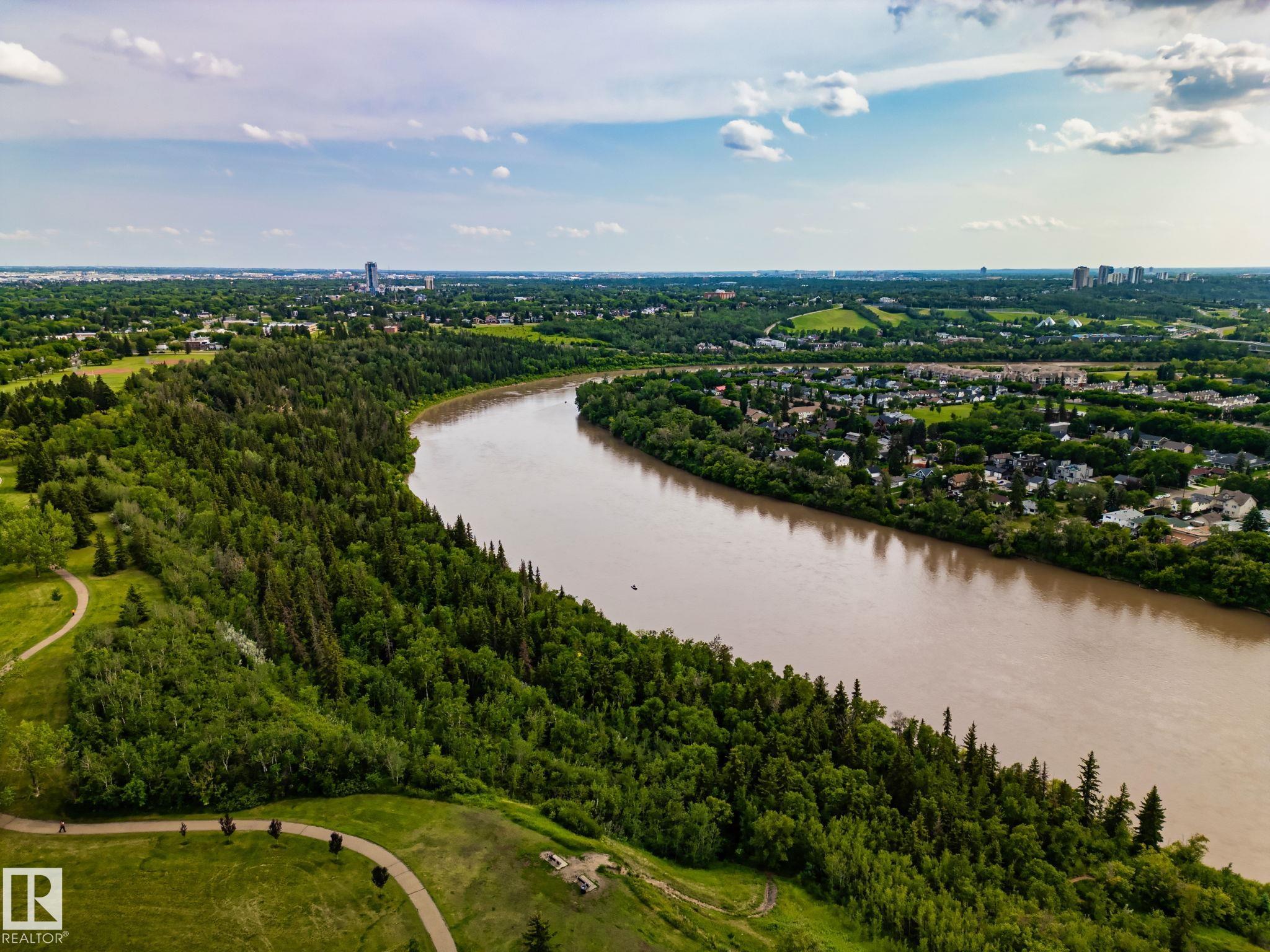 Photo 24 at 10521 84 Street NW, Forest Heights, Edmonton