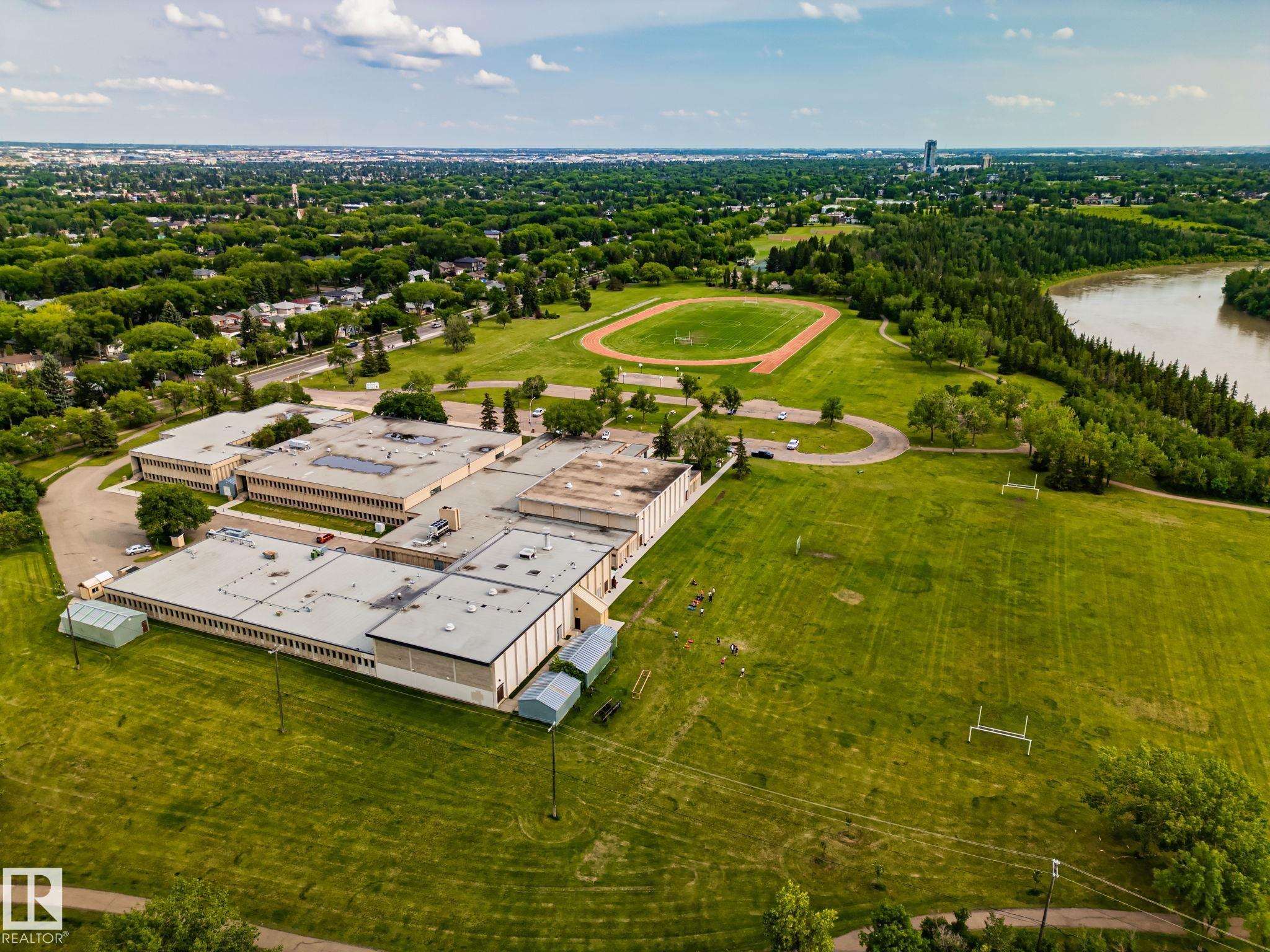 Photo 28 at 10521 84 Street NW, Forest Heights, Edmonton