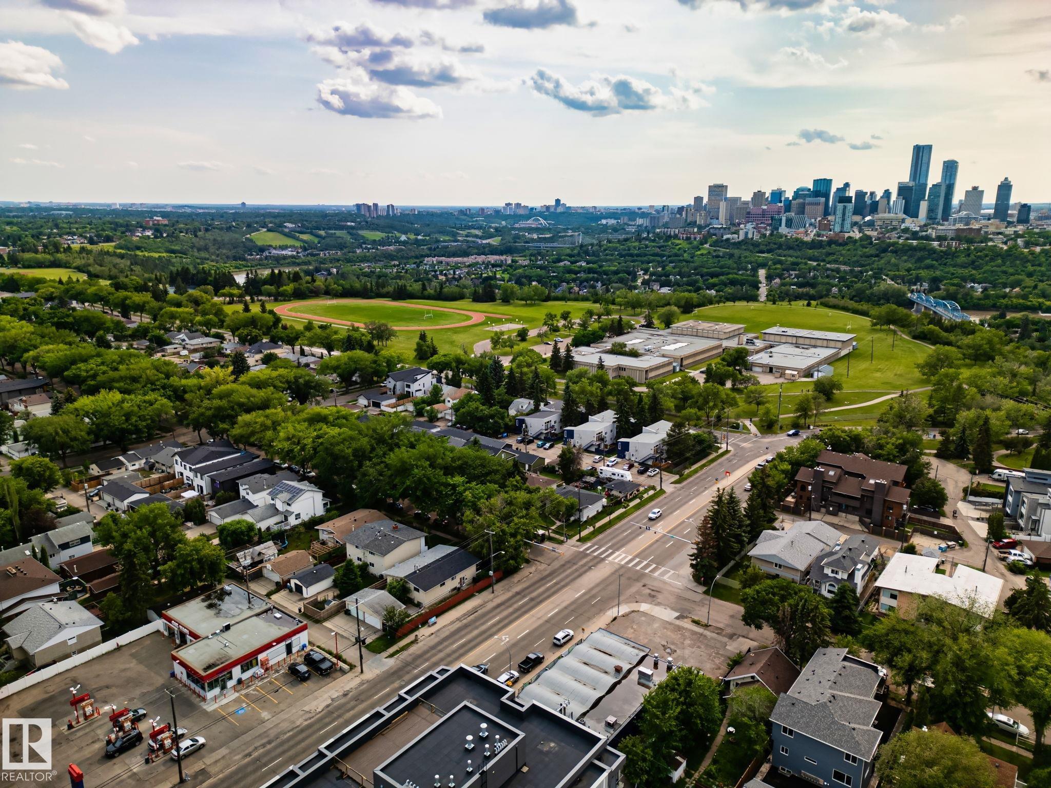 Photo 31 at 10521 84 Street NW, Forest Heights, Edmonton