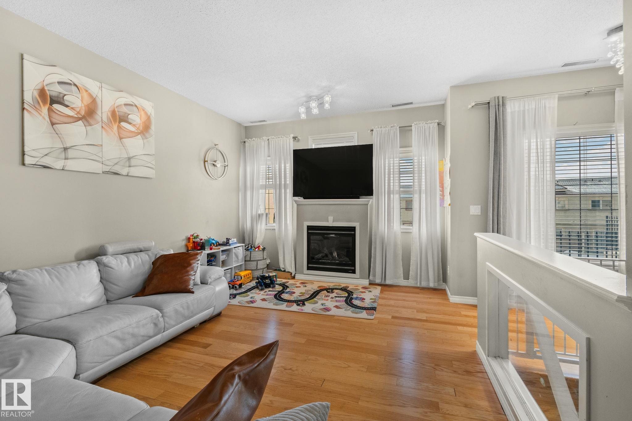 Photo 10 at 46 - 13825 155 Avenue NW, Carlton, Edmonton