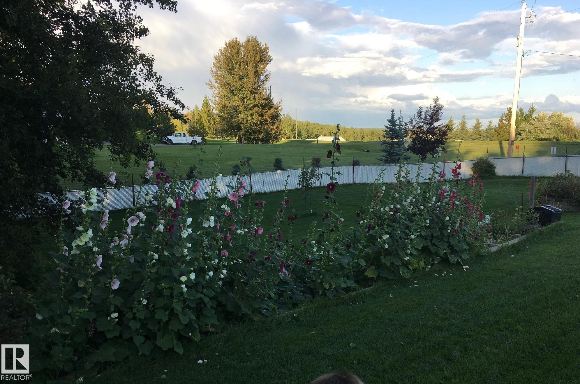 Photo 9 at 112 - 53319 Rge Road 14, Glory Lake Park, Rural Parkland County