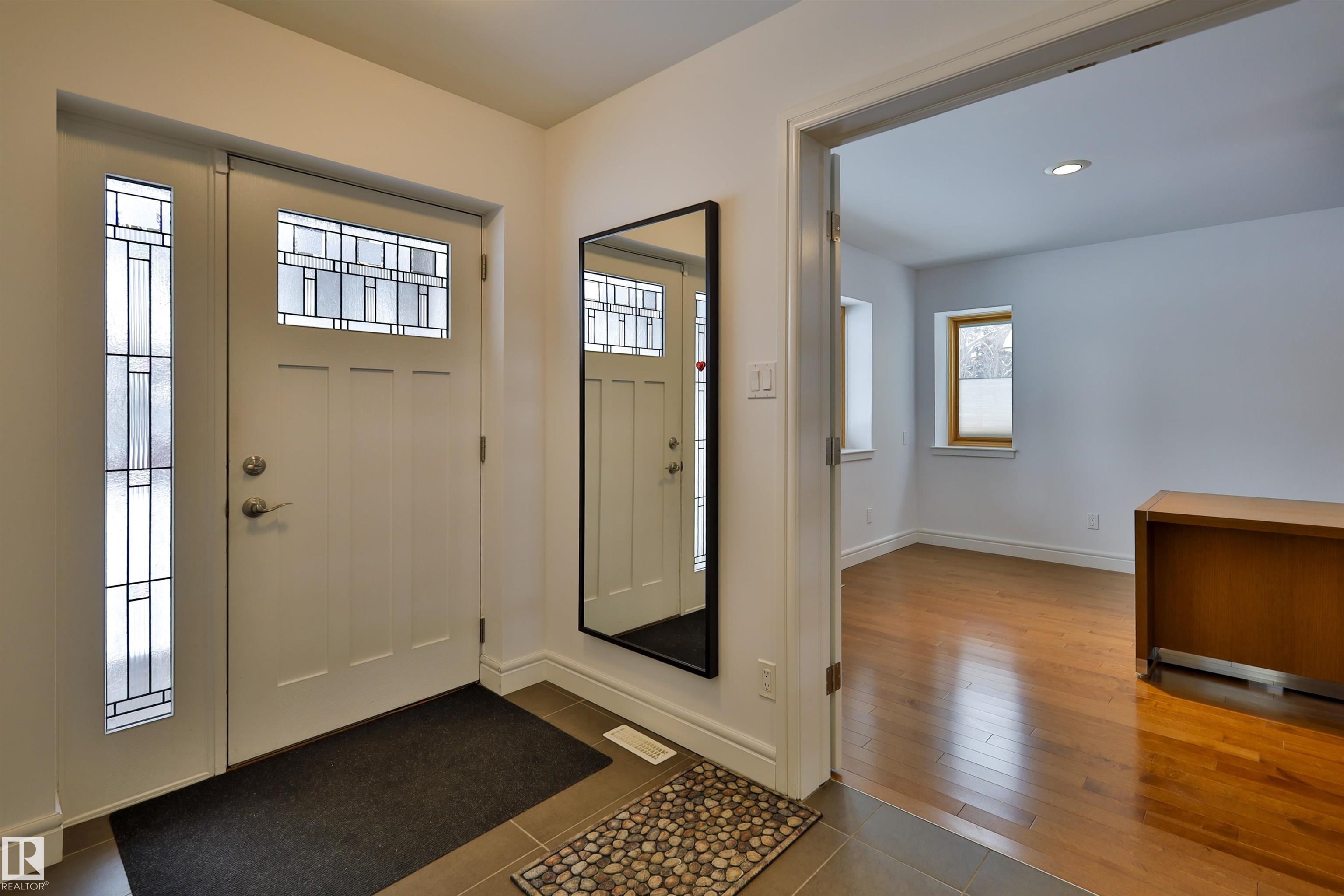 Photo 34 at 11528 72 Avenue NW, Belgravia, Edmonton