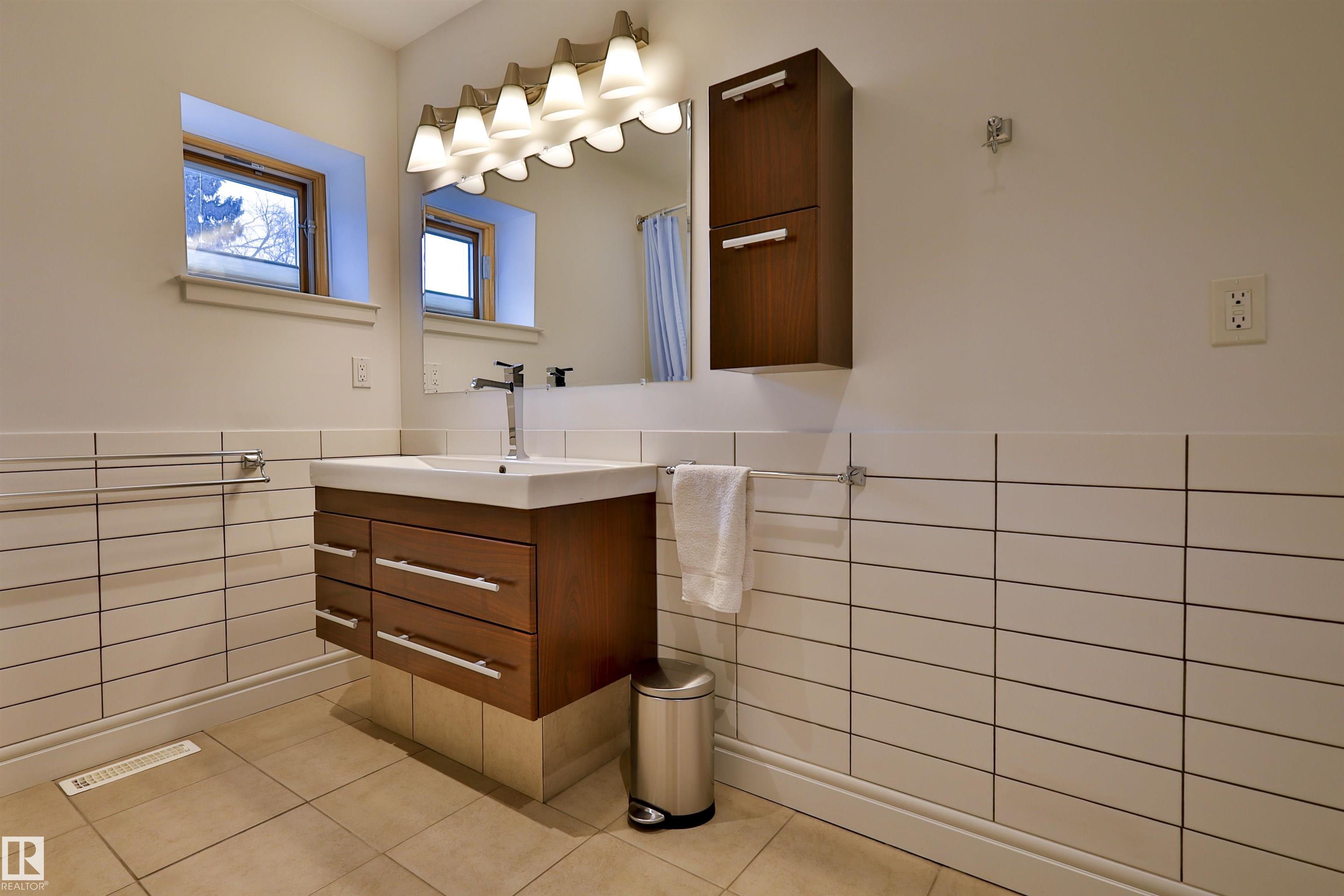 Photo 49 at 11528 72 Avenue NW, Belgravia, Edmonton