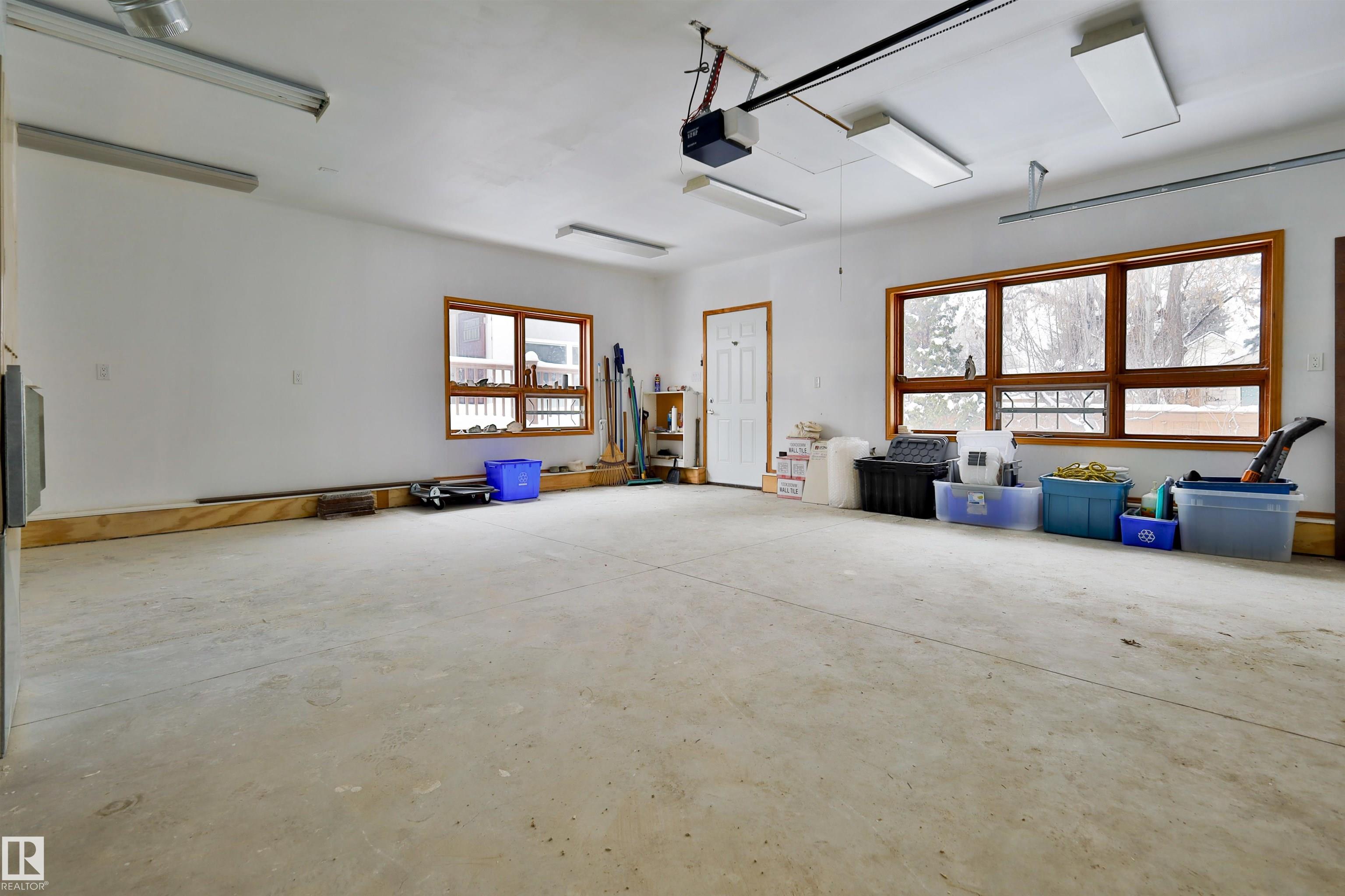 Photo 7 at 11528 72 Avenue NW, Belgravia, Edmonton