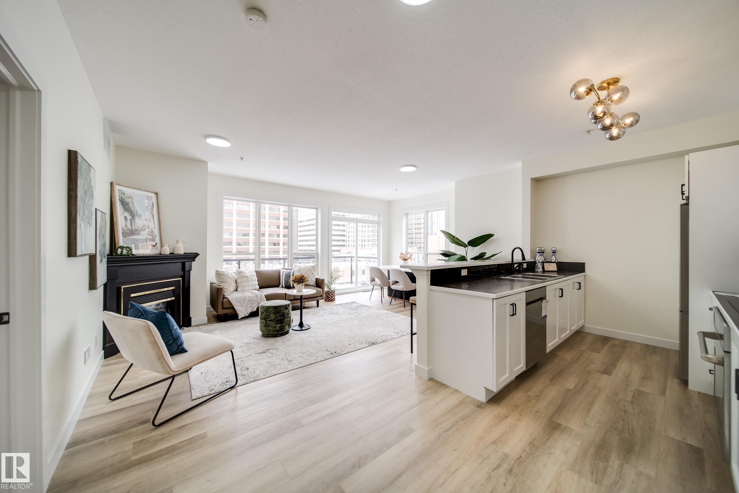 532 - 10023 110 Street NW, Wîhkwêntôwin, Edmonton