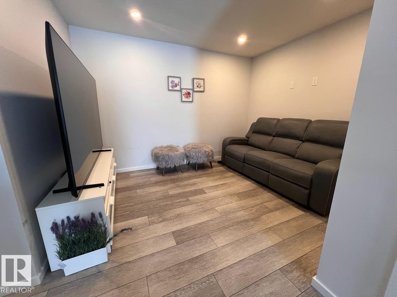 Photo 13 at 1114 Crestview Terrace, Hearthstone, Sherwood Park