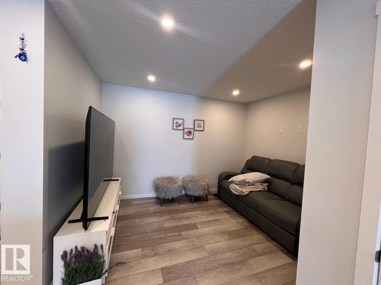 Photo 14 at 1114 Crestview Terrace, Hearthstone, Sherwood Park