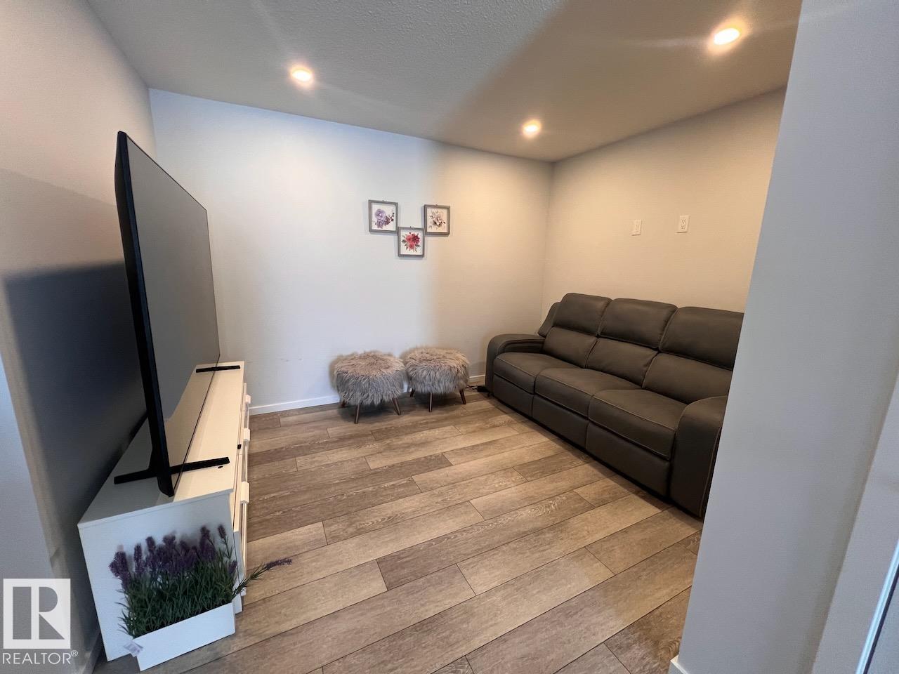 Photo 10 at 1114 Crestview Terrace, Hearthstone, Sherwood Park